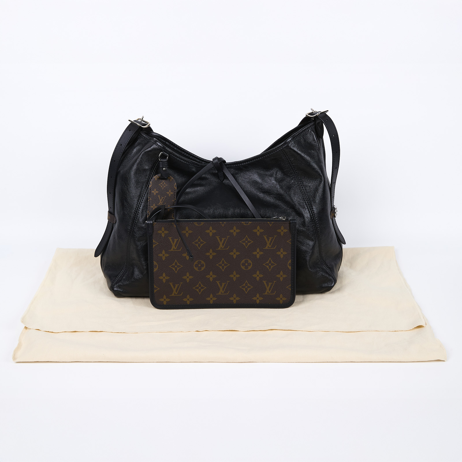 路易威登 LOUIS VUITTON CarryAll Vibe MM 手提 肩背包 黑色 M25143 晶片款 黑CARRYALL VIBE MM 防塵袋
