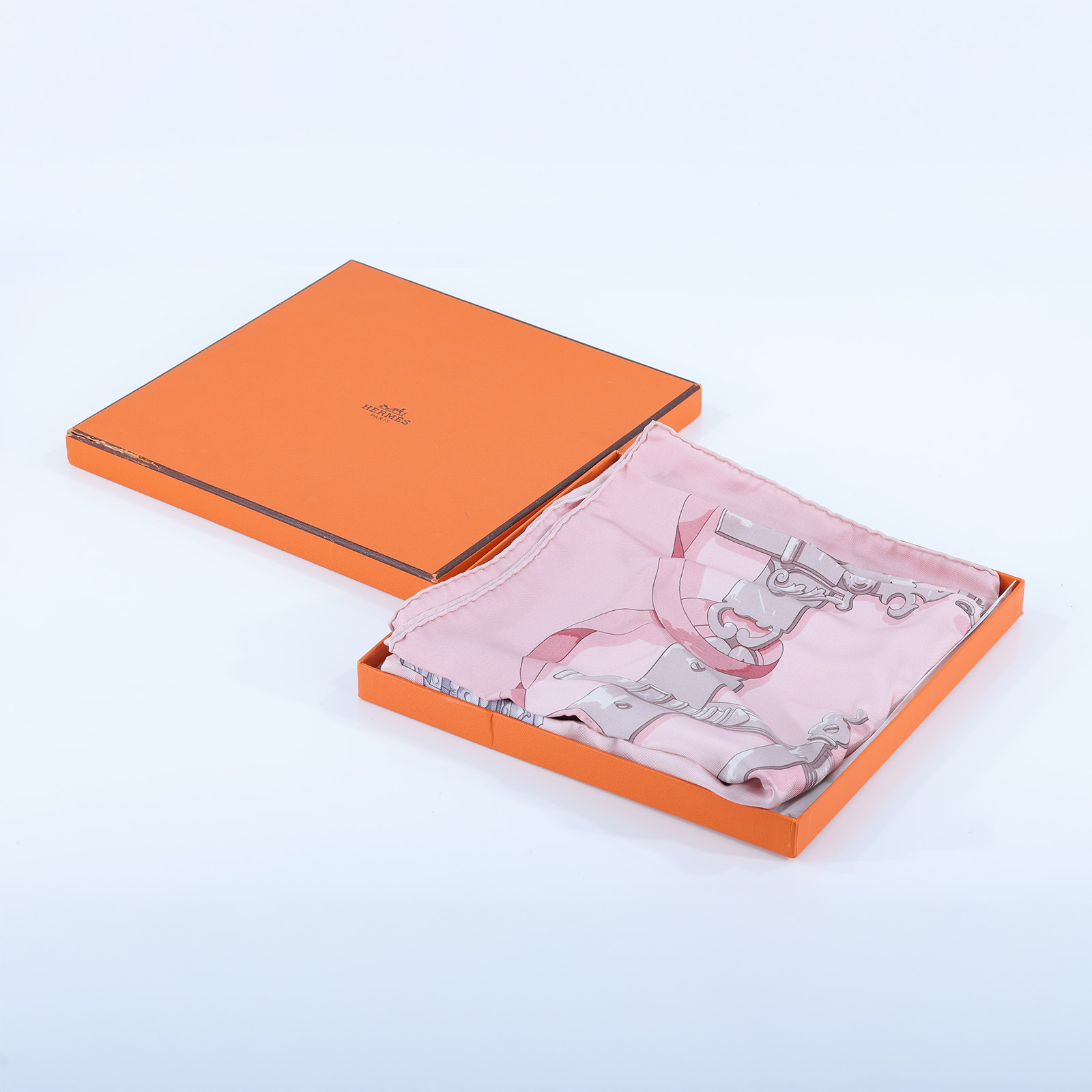 愛馬仕 Hermes Ferronnerie scarf 90 絲巾  粉圖騰絲巾 原廠盒子