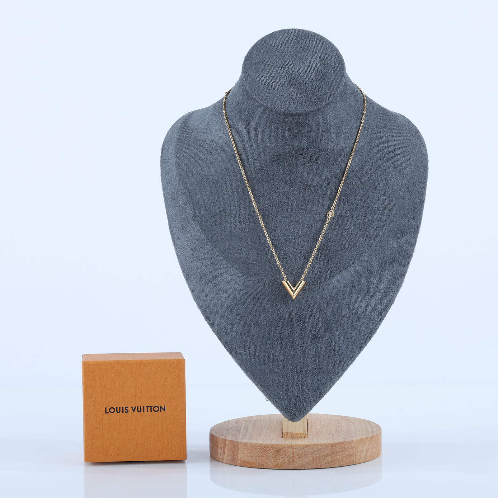 路易威登 LOUIS VUITTON Essential V 項鏈 M00857 金ESSENTIAL V項鍊 原廠盒子