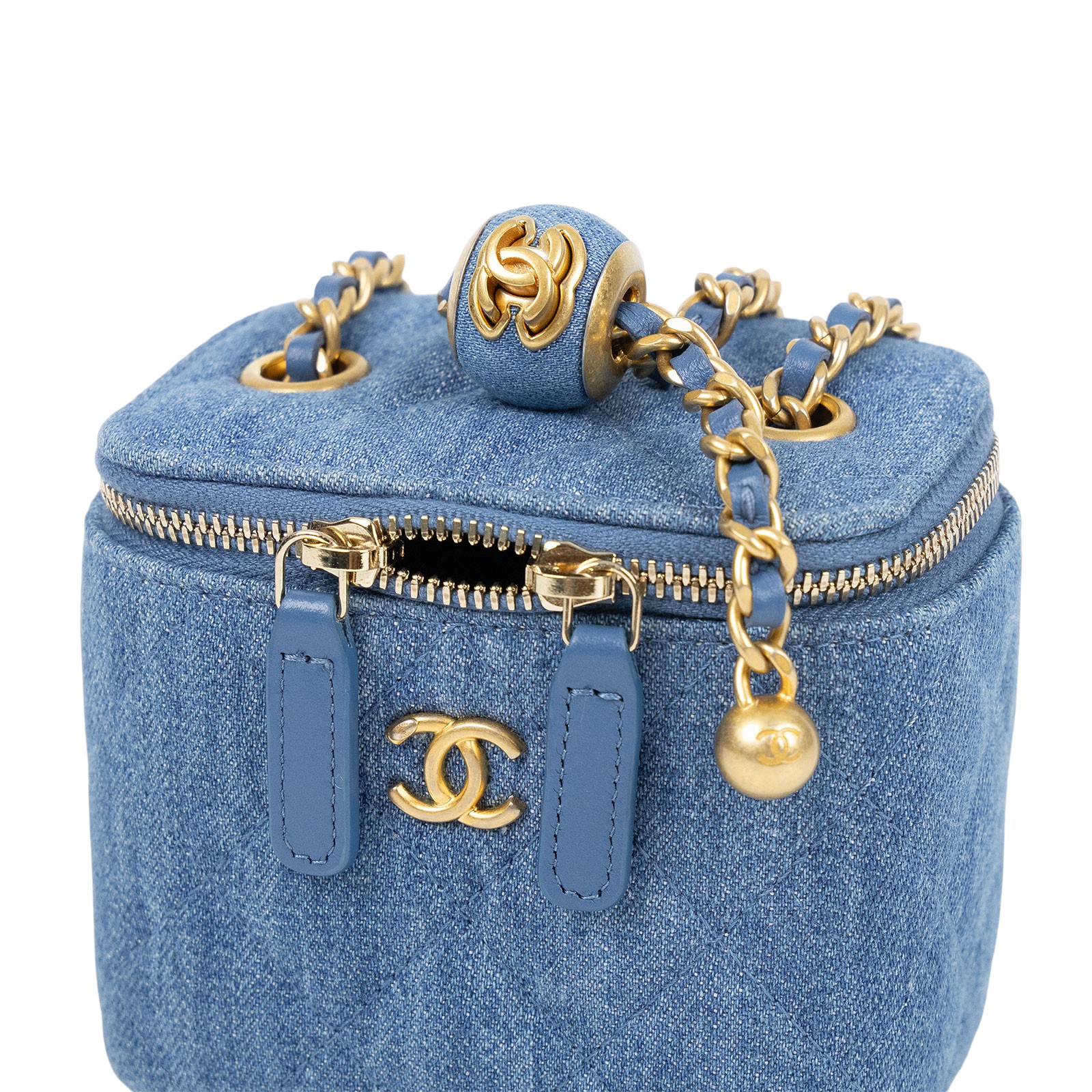 香奈兒 CHANEL Vavnity 金球 斜背 化妝包 AP1447_DENIM 31開單寧金球MINI VANITY 防塵袋/保證卡