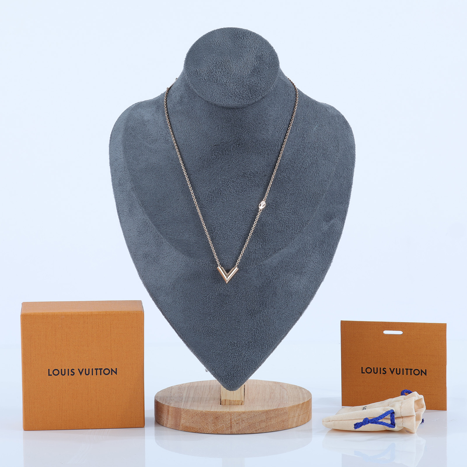 路易威登 LOUIS VUITTON Essential V 項鏈 玫瑰金色 M02382 玫金色Essential V項鍊 防塵袋/原廠盒子