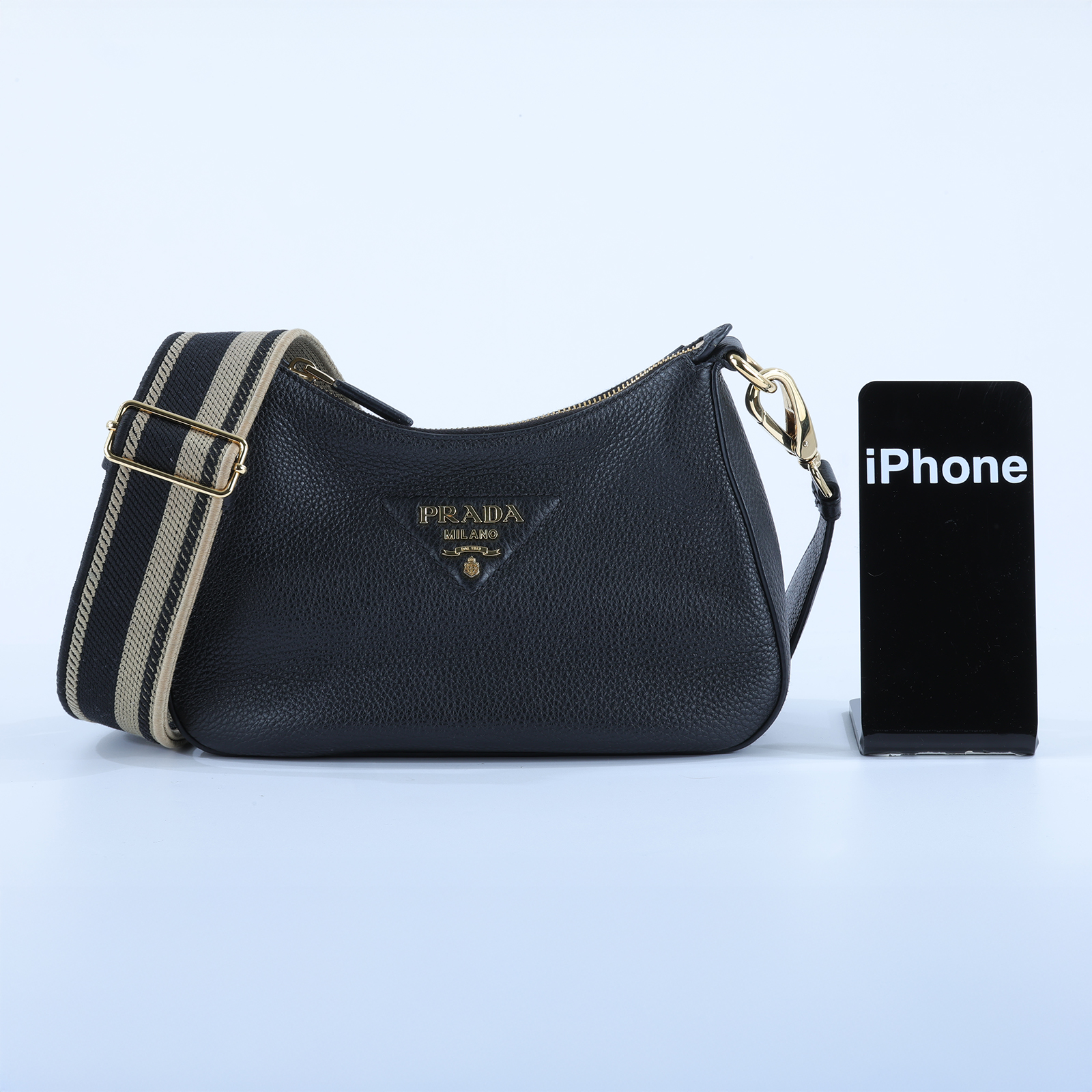 普拉達 PRADA 皮革 單肩包 1BH193_2DKV 黑寬背側背包 防塵袋