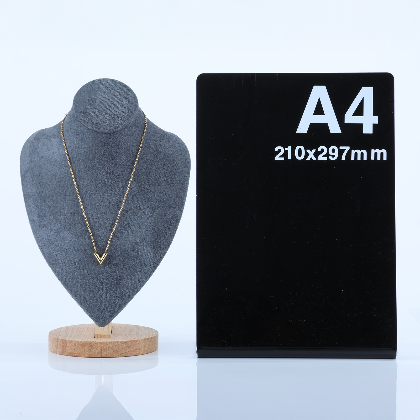 路易威登 LOUIS VUITTON Essential V 項鏈 金屬色 M61083 金色ESSENTIAL V項鍊 原廠盒子/防塵袋