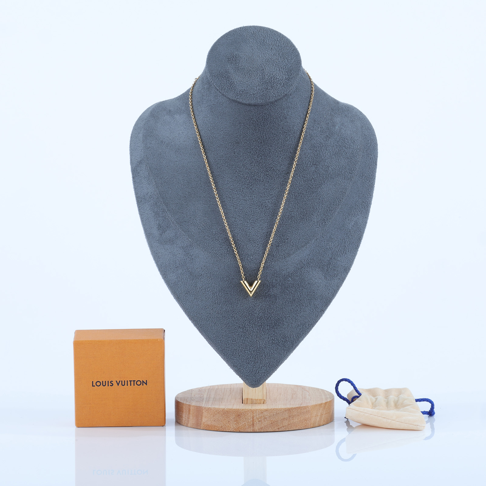 路易威登 LOUIS VUITTON Essential V 項鏈 金屬色 M61083 金色ESSENTIAL V項鍊 原廠盒子/防塵袋