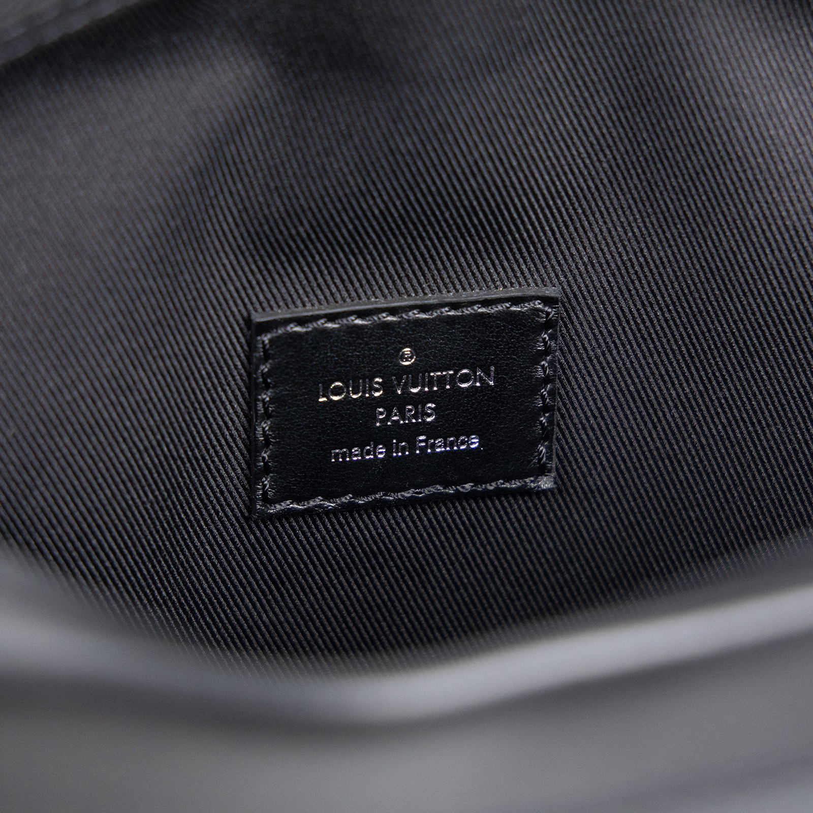 路易威登 LOUIS VUITTON SOFT TRUNK 老花 斜背包 黑色 M44730 黑原花SOFT TRUNK 原廠盒子/防塵袋