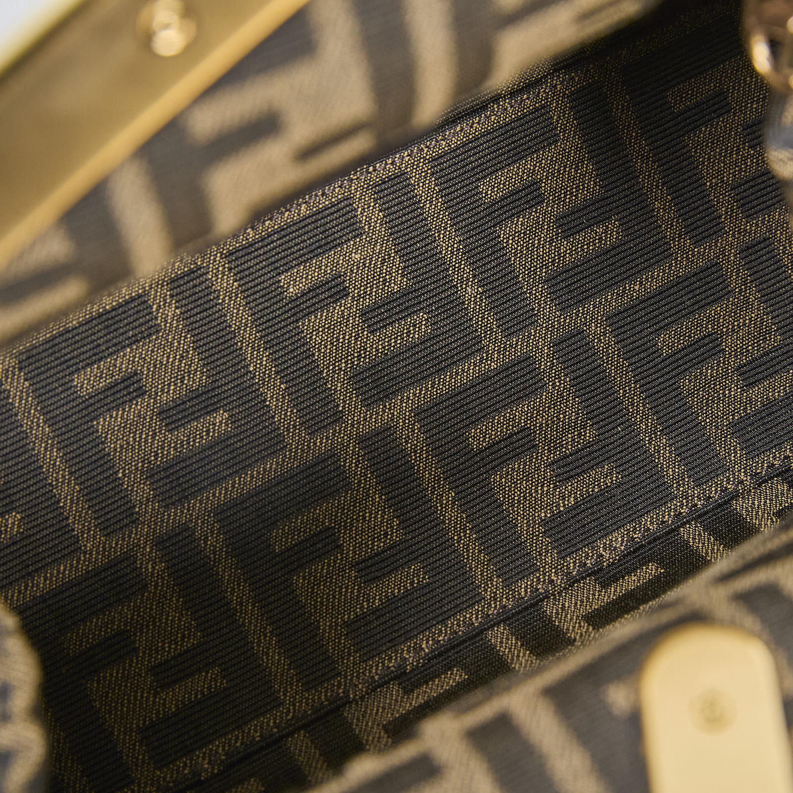 芬迪 FENDI First 手拿包 小型 8BP129ABVE 全黑First 23CM 原廠盒子/防塵袋