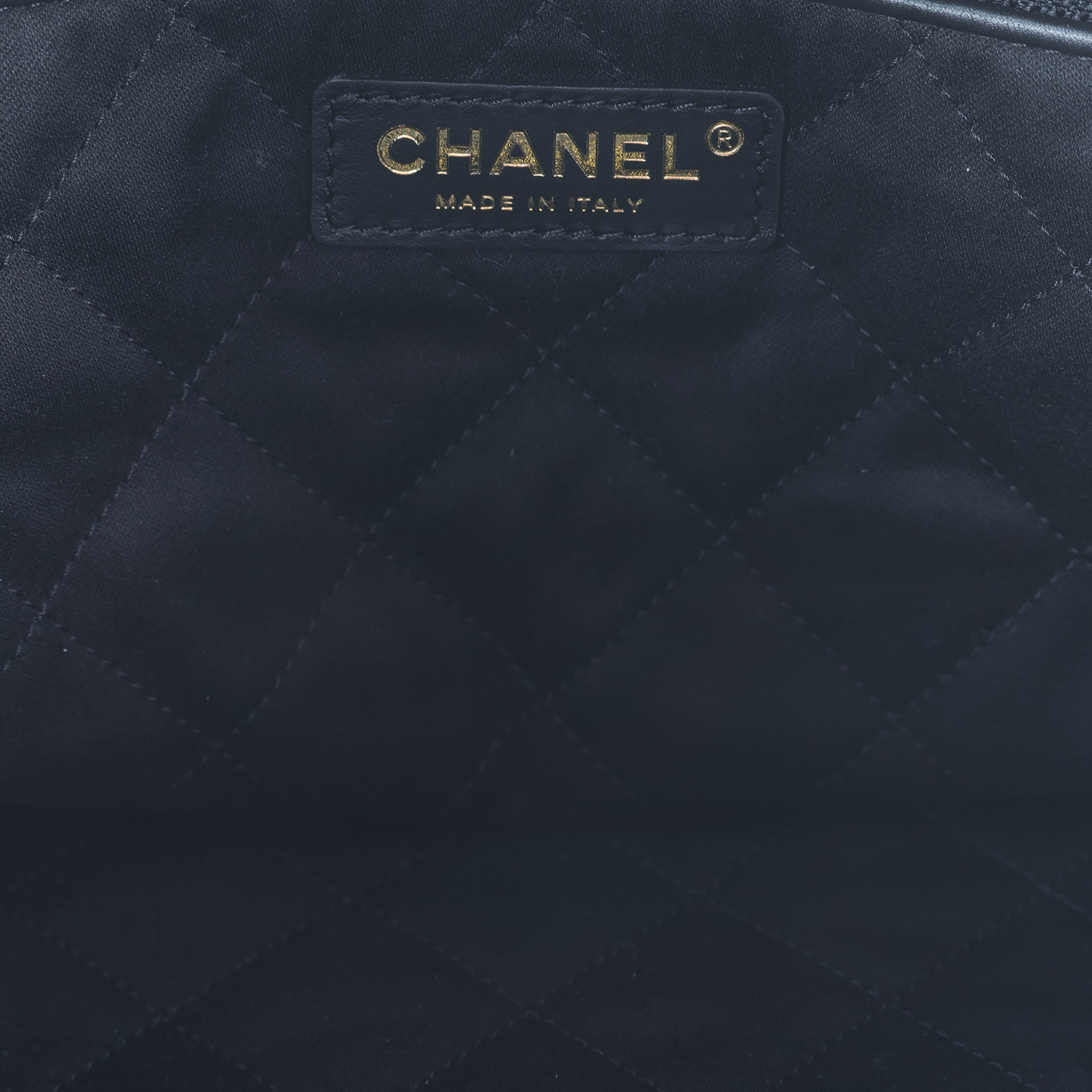 香奈兒 CHANEL 22 中型 束口包 AS3261 晶片款 黑金22號 中號 　有髒汙 防塵袋