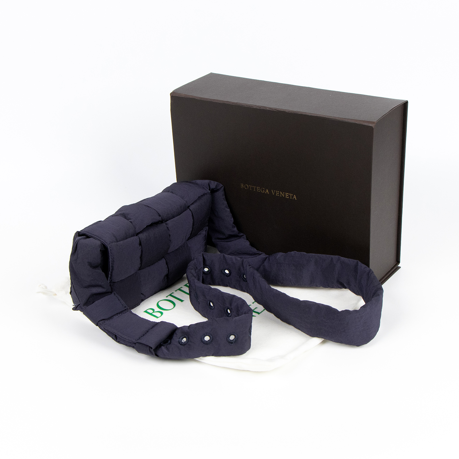 寶緹嘉 BOTTEGA VENETA Padded Cassette 尼龍 編織腰包 679763VB080  原廠盒子/防塵袋