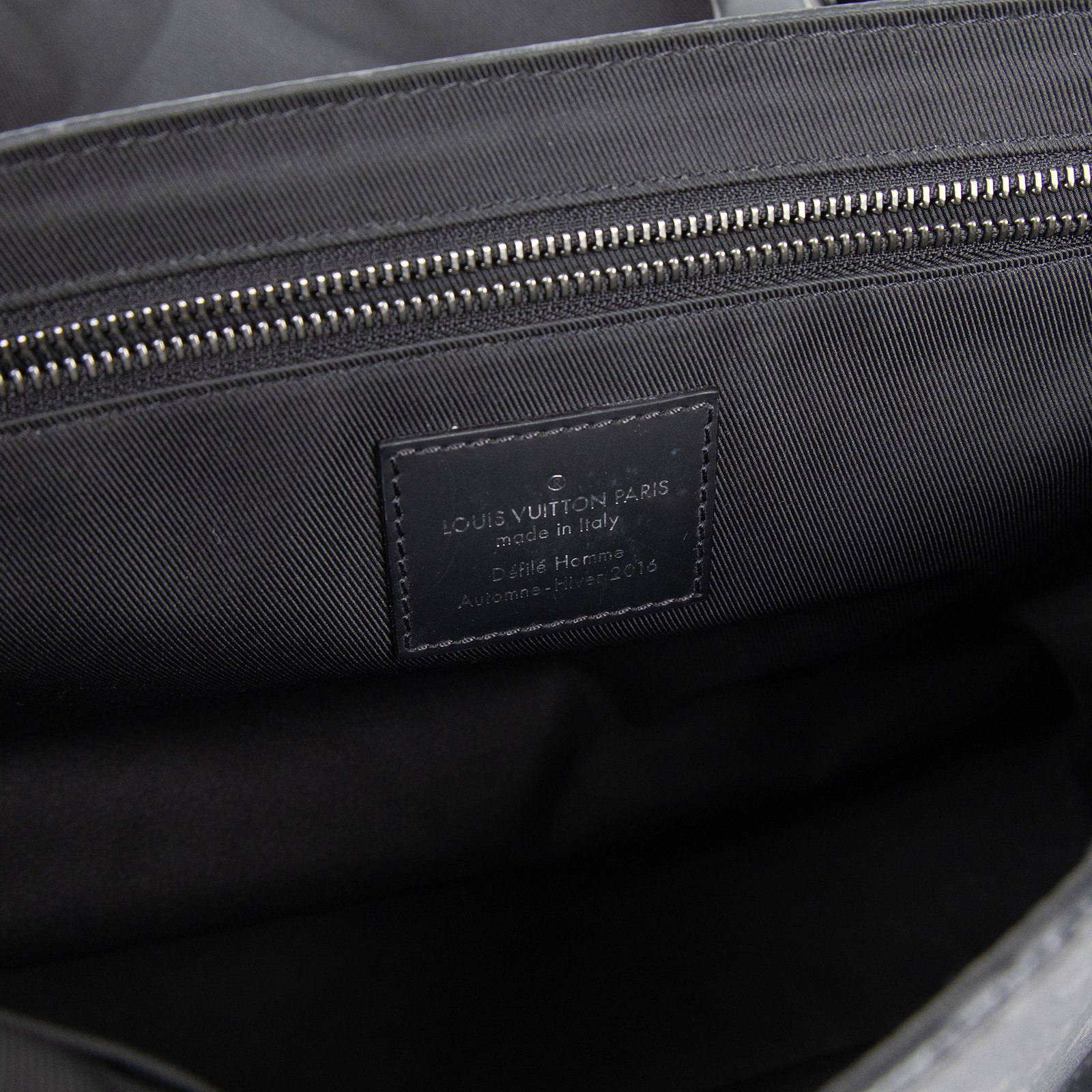 路易威登 LOUIS VUITTON Messenger PM Voyager Eclipse帆布 肩背 郵差包 黑色 M40511  防塵袋/購買證明