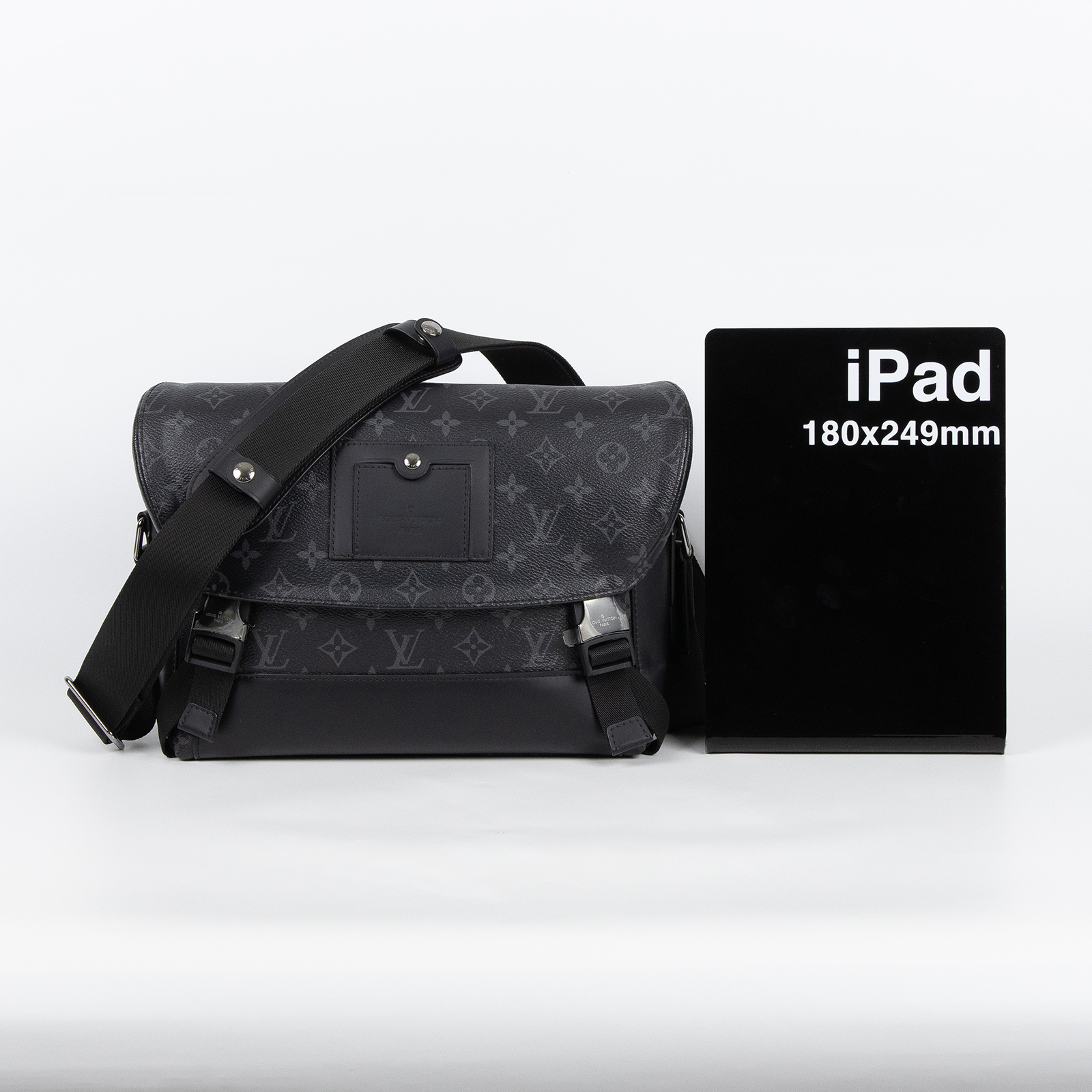 路易威登 LOUIS VUITTON Messenger PM Voyager Eclipse帆布 肩背 郵差包 黑色 M40511  防塵袋/購買證明