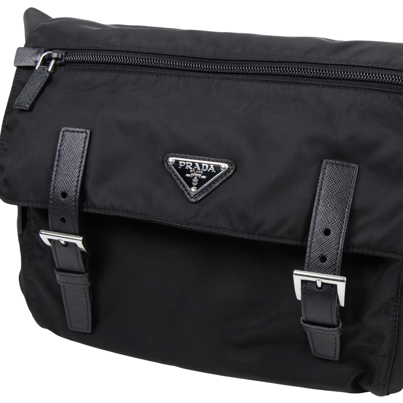 普拉達 PRADA Re-Nylon Saffiano 皮革 肩背袋 2VD768_2DMH 黑尼龍郵差包 防塵袋