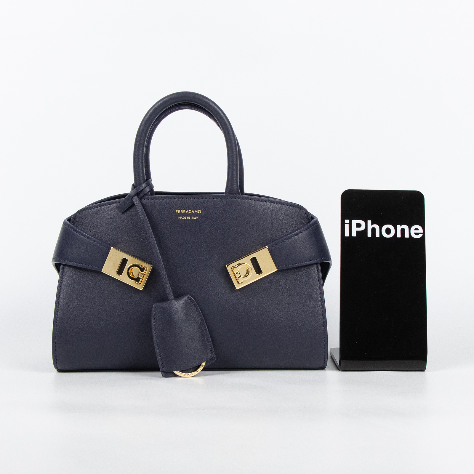 菲拉格慕 SALVATORE FERRAGAMO Hug Mini 肩背包  深藍HUG BAG 背帶