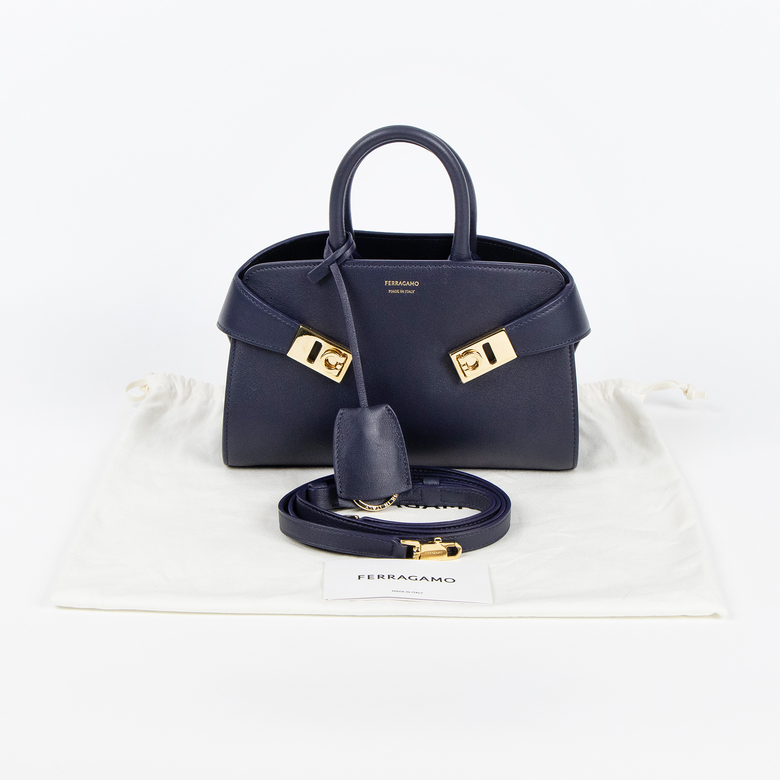 菲拉格慕 SALVATORE FERRAGAMO Hug Mini 肩背包  深藍HUG BAG 背帶