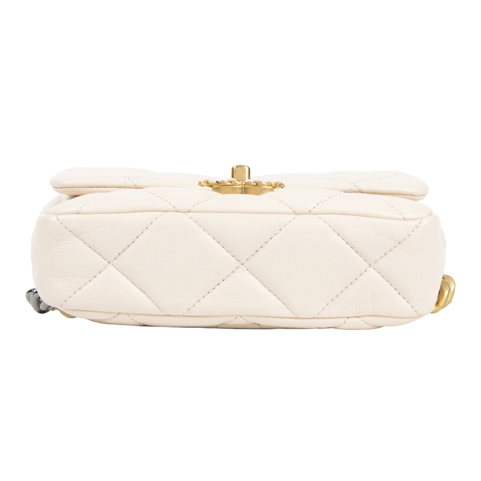 香奈兒 CHANEL 19 口蓋包 小羊皮  菱格紋 腰包  29開 奶茶19腰包　　超高 原廠盒子/保證卡