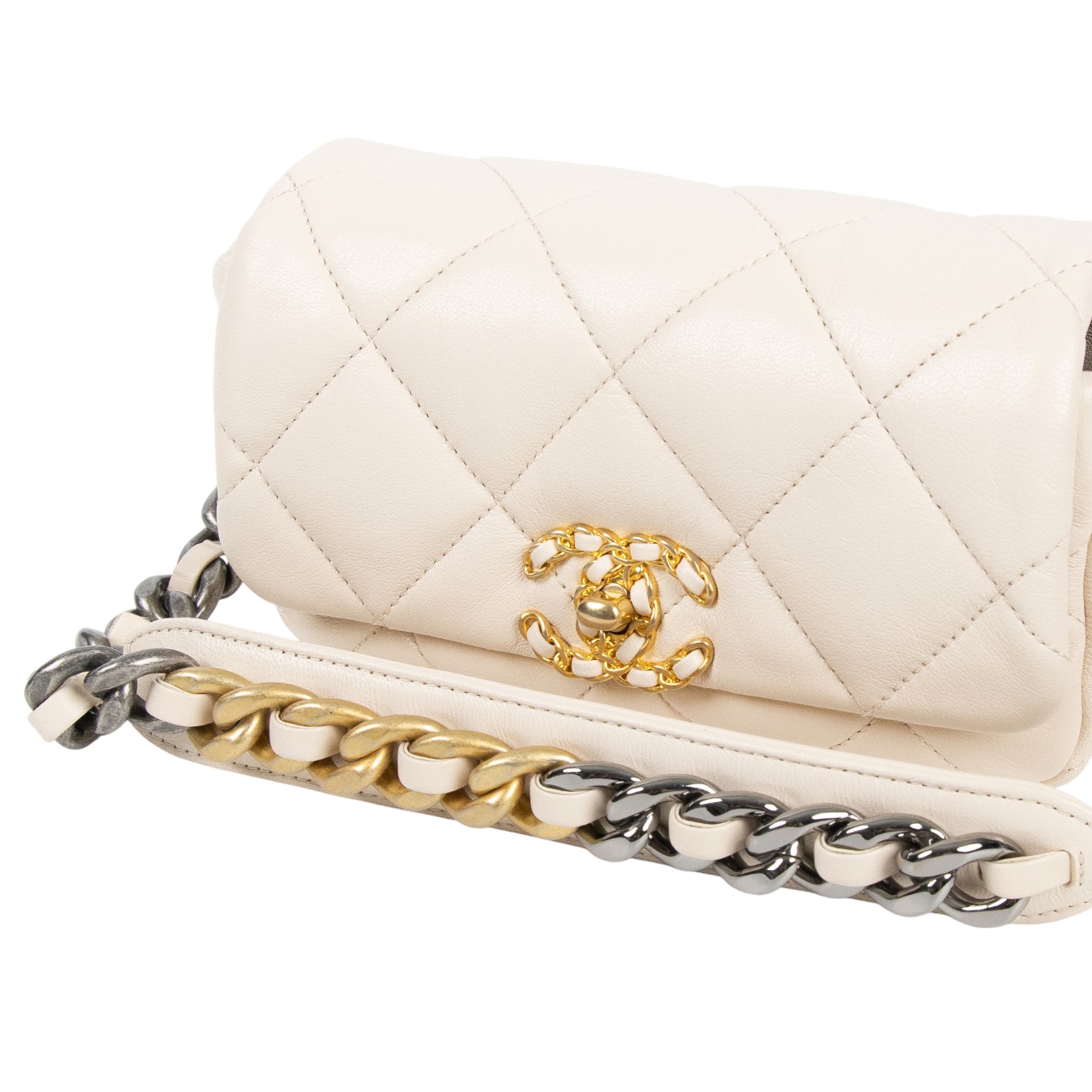 香奈兒 CHANEL 19 口蓋包 小羊皮  菱格紋 腰包  29開 奶茶19腰包　　超高 原廠盒子/保證卡