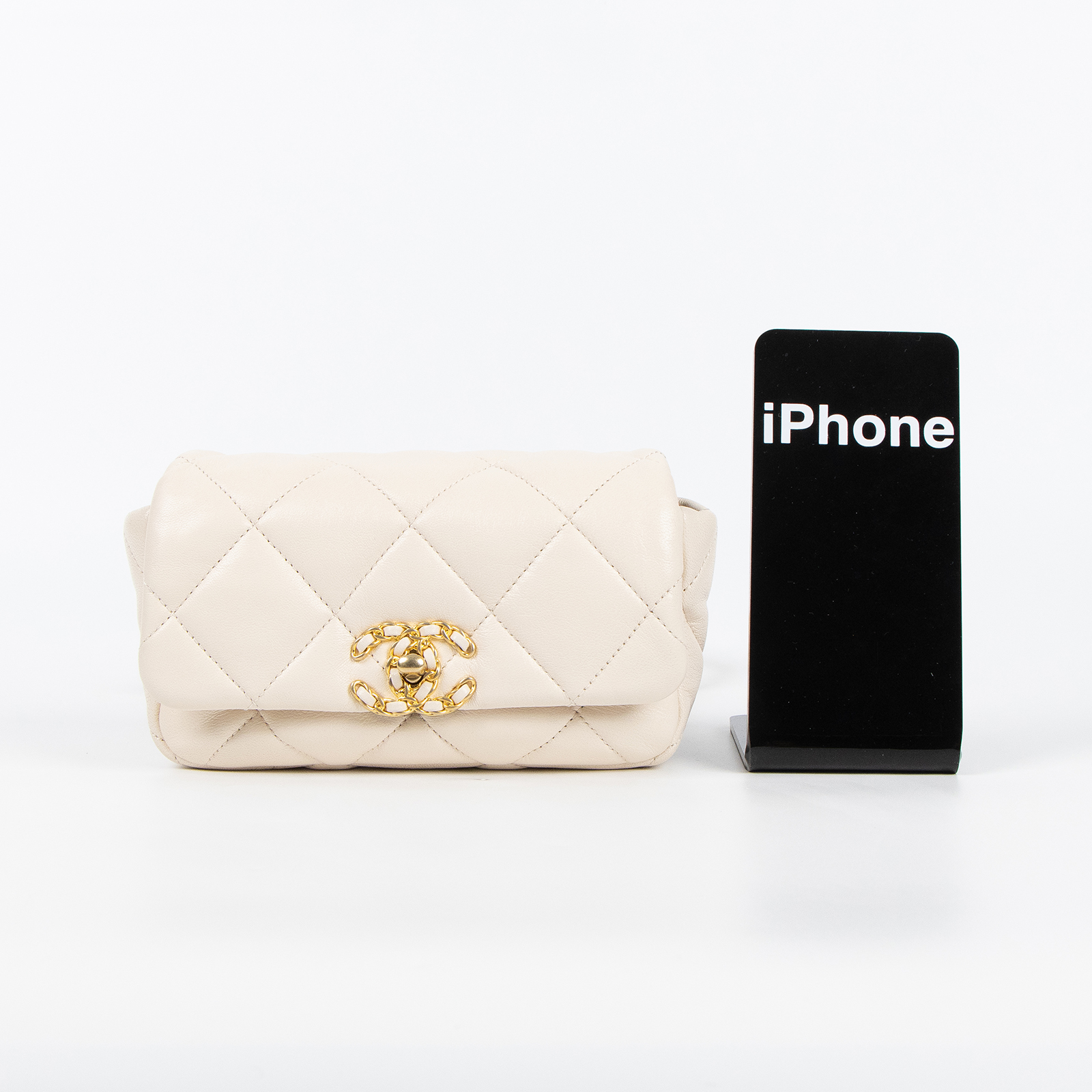 香奈兒 CHANEL 19 口蓋包 小羊皮  菱格紋 腰包  29開 奶茶19腰包　　超高 原廠盒子/保證卡