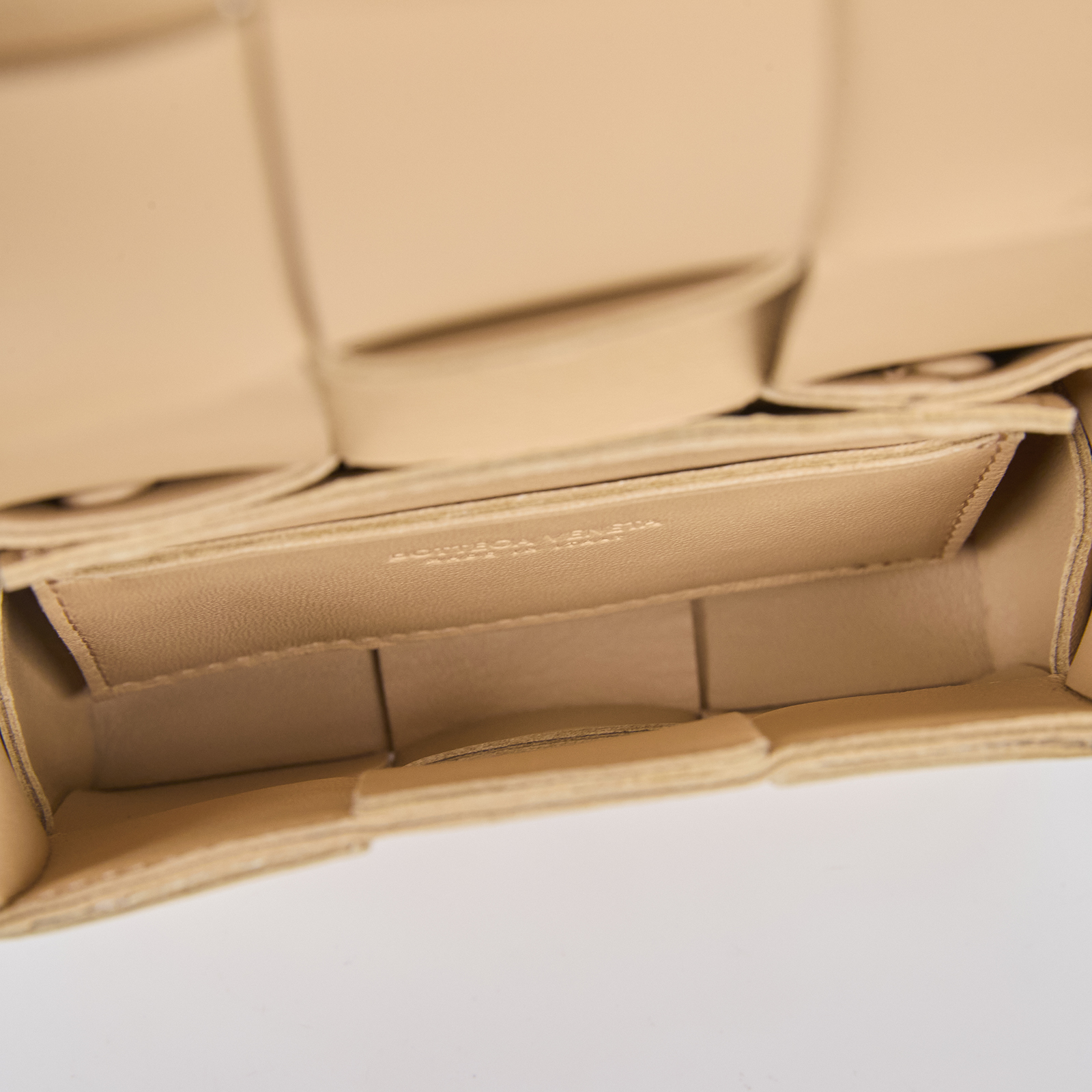 寶緹嘉 BOTTEGA VENETA Cassette 斜背包 666688VMAY 奶茶CANDY CASSETTE 無附屬品