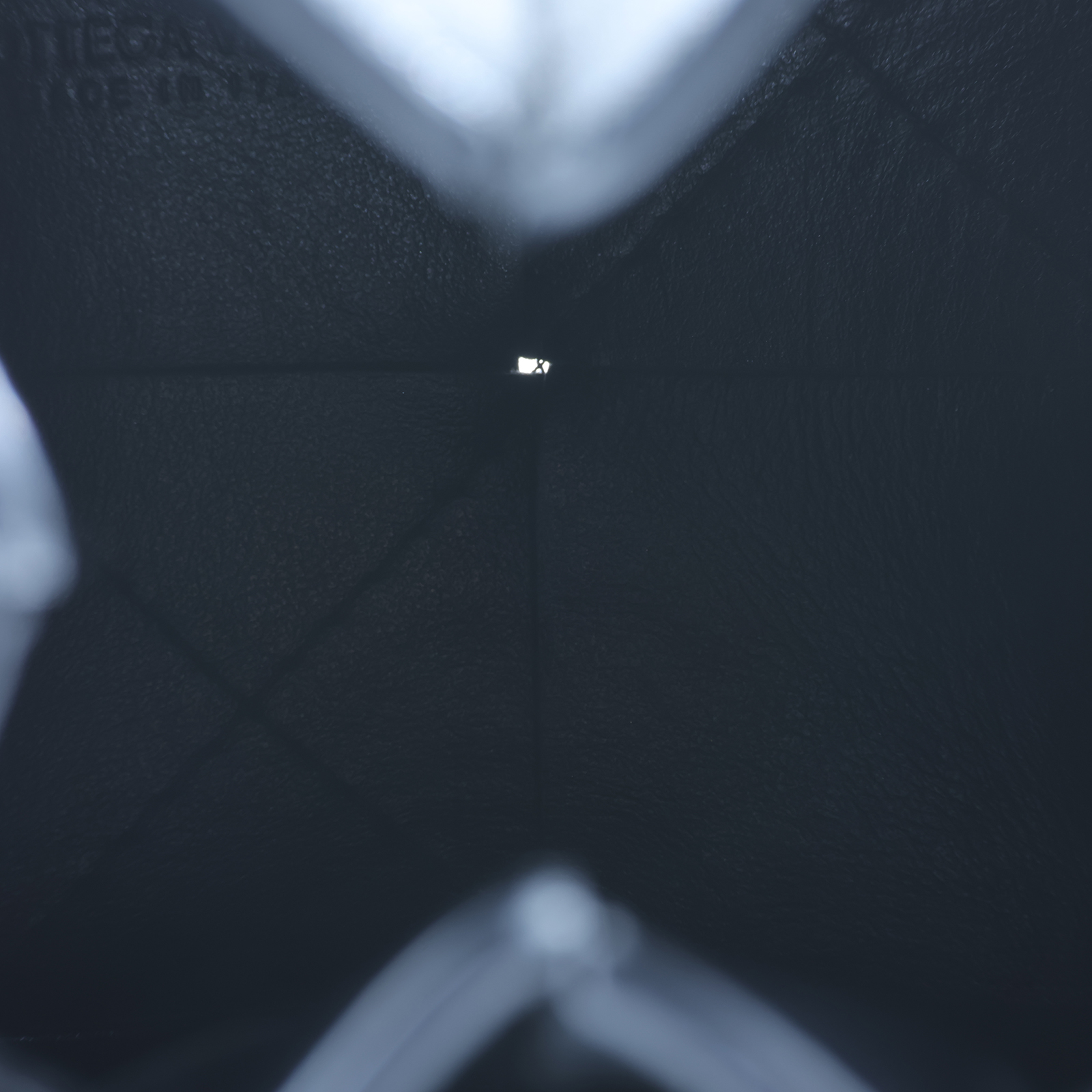 寶緹嘉 BOTTEGA VENETA Cassette 編織 迷你 水桶包 680217 黑CASSETTE MINI水桶包 無附屬品