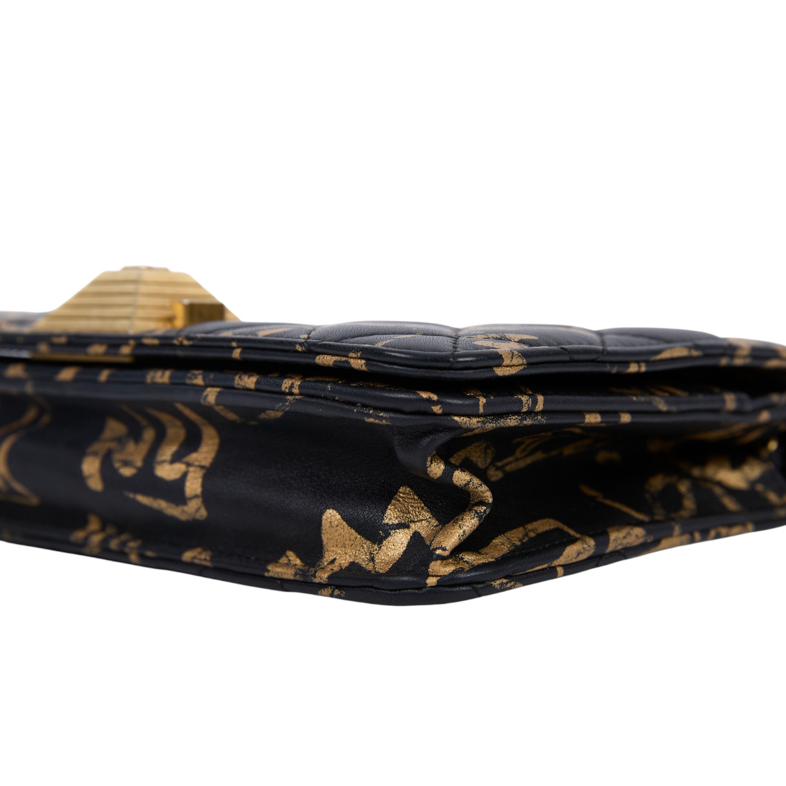 香奈兒 CHANEL WOC 手提 口蓋包 AP0388 B00912 28開黑羊燙金山茶花WOC 原廠盒子/防塵袋/購買證明