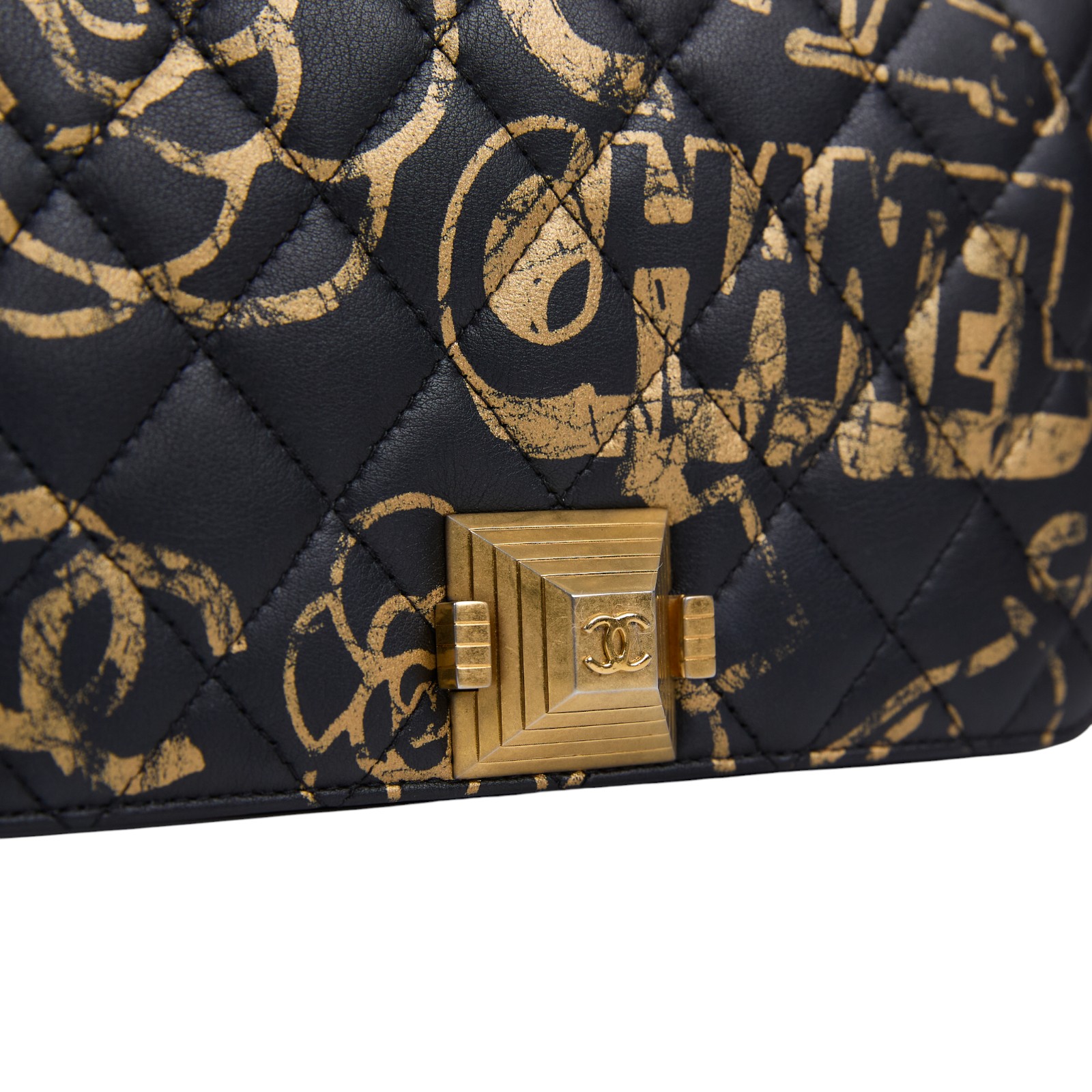 香奈兒 CHANEL WOC 手提 口蓋包 AP0388 B00912 28開黑羊燙金山茶花WOC 原廠盒子/防塵袋/購買證明