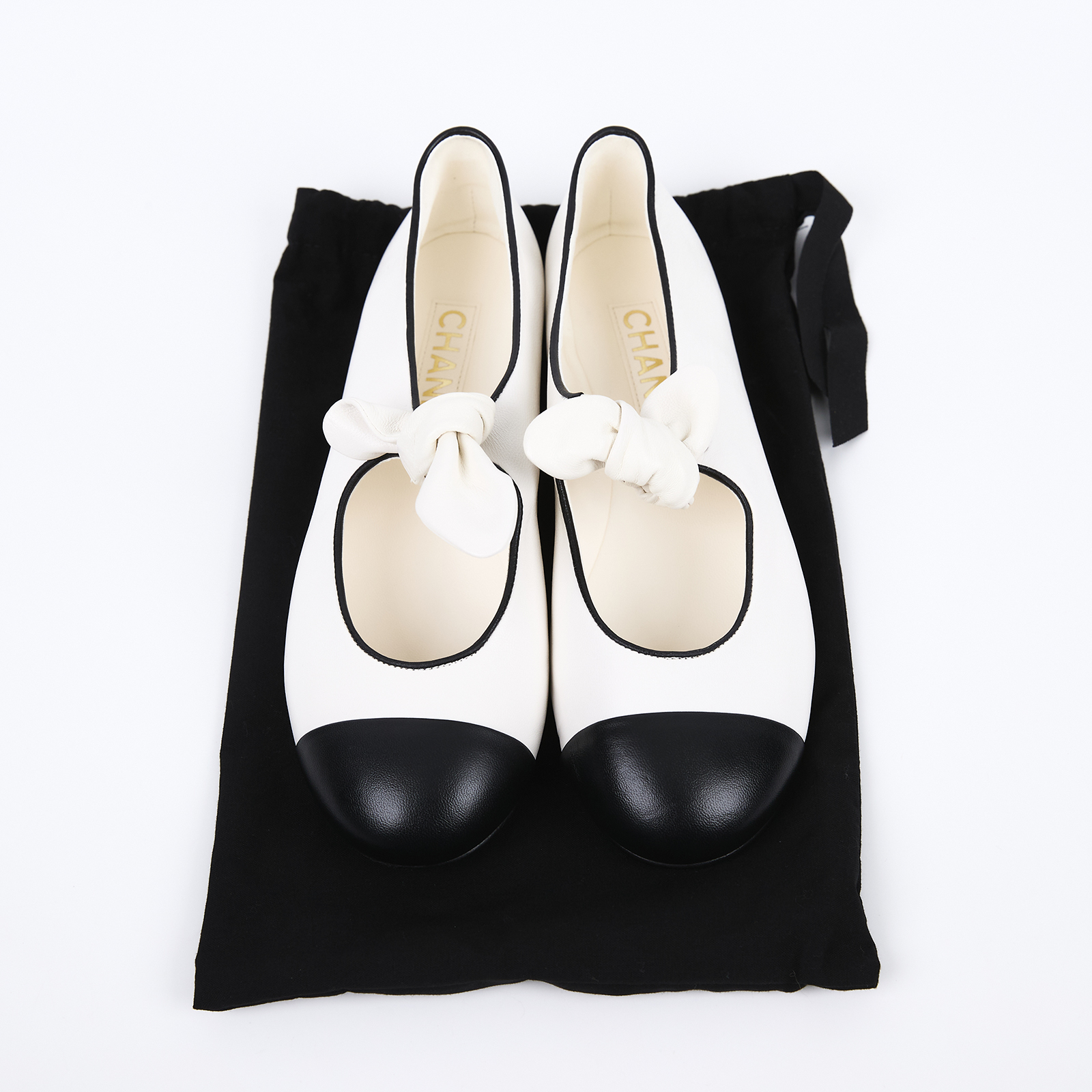 香奈兒 CHANEL CC 娃娃鞋 G46149_375 白黑邊平底鞋 防塵袋