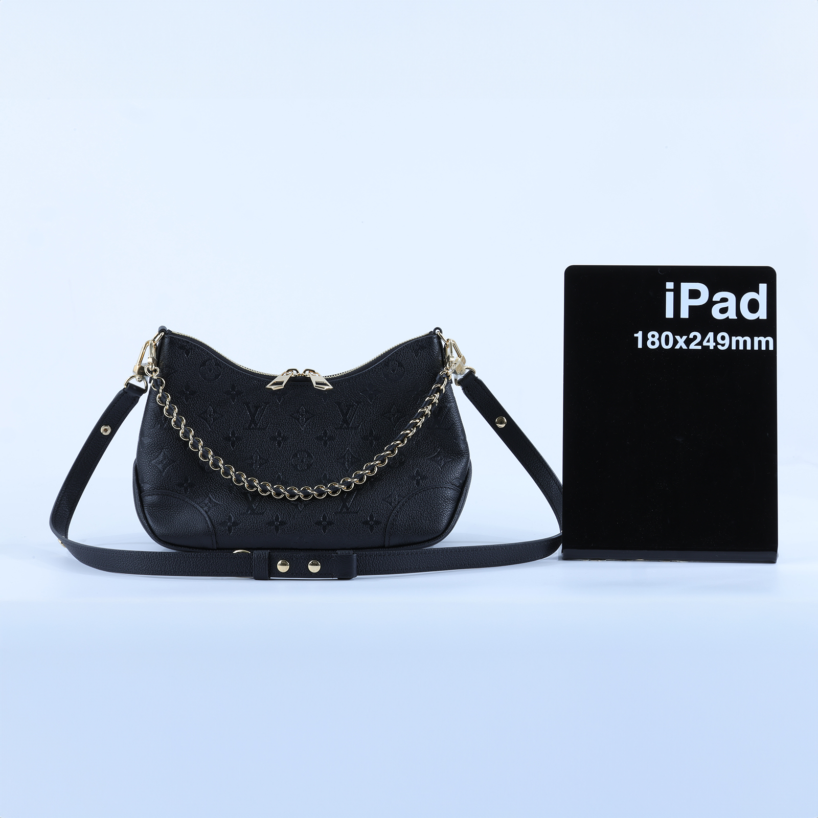 路易威登 LOUIS VUITTON Boulogne PM 肩背包 M12930 晶片款 黑壓紋BOULOGNE PM 防塵袋/背帶