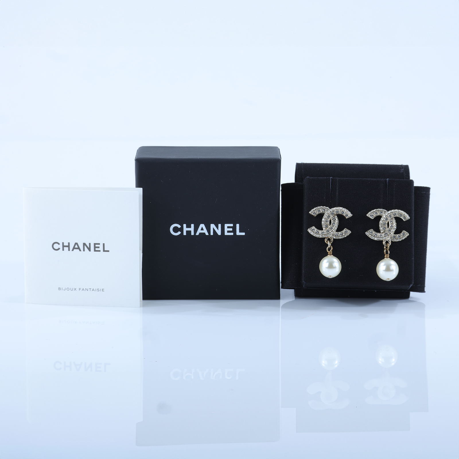 香奈兒 CHANEL CC 珍珠 耳釘 耳環 A23V 金色雙C垂墜珍珠耳環 原廠盒子/內襯