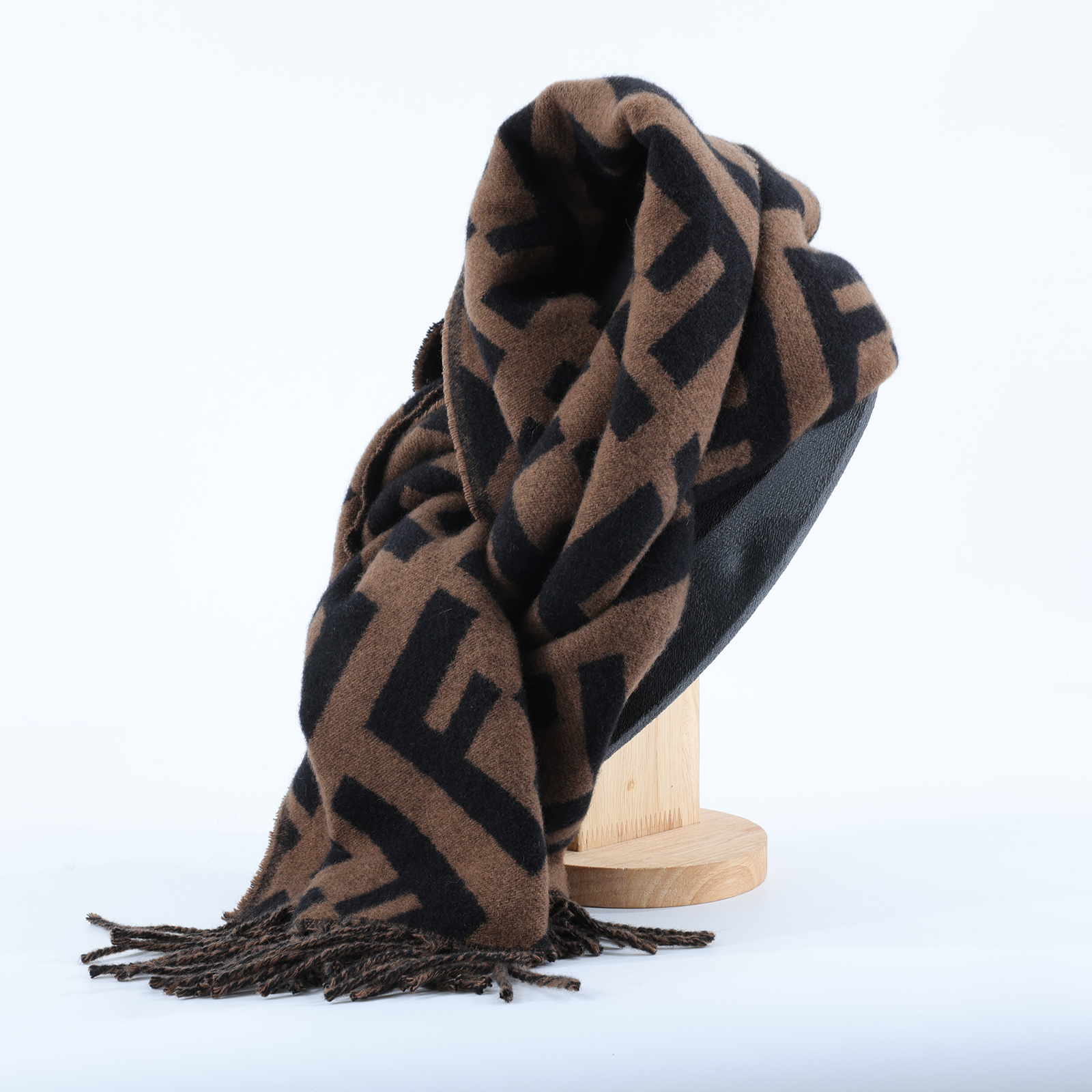 芬迪 FENDI FF 棕色羊絨 圍巾 FXT260A8RSF0QE1 棕色羊毛FF圍巾 防塵袋