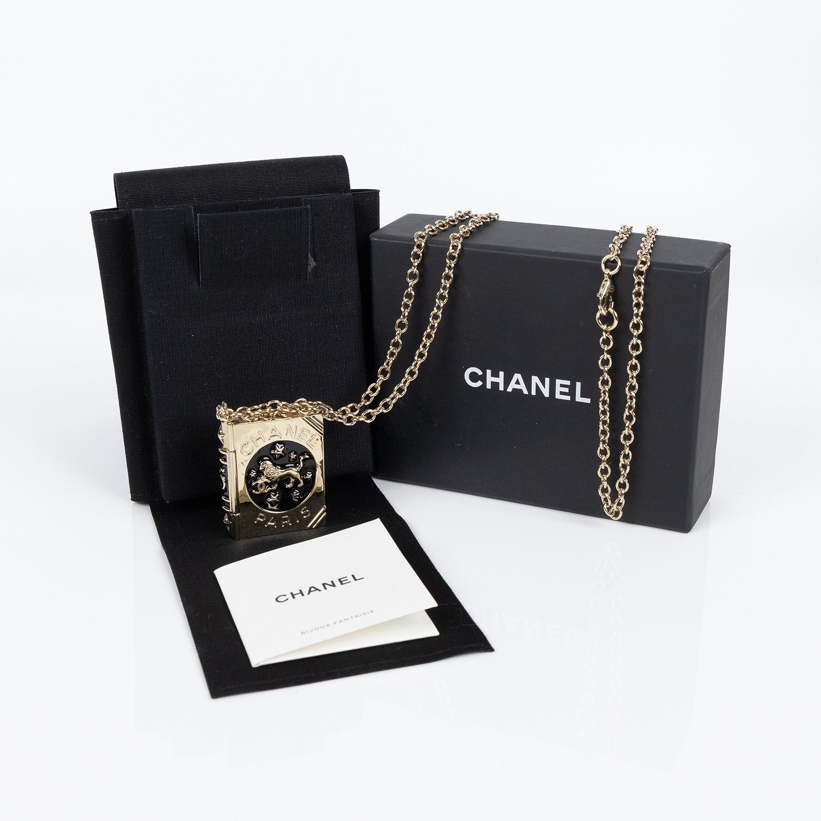 香奈兒 CHANEL CC LOGO 項鍊 G22C 獅子書本項鍊 原廠盒子/內襯