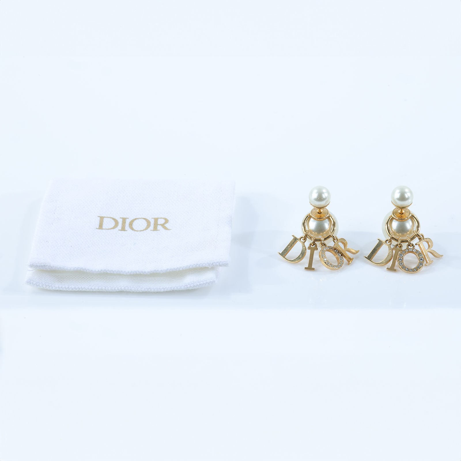 迪奧 CHRISTIAN DIOR Tribales 耳釘 E1411TRICY 金色珍珠LOGO耳環 防塵袋