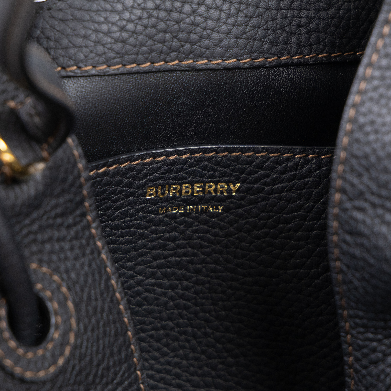 博柏利 BURBERRY TB Bag 水桶包 8055691 黑TB水桶包 無附屬品