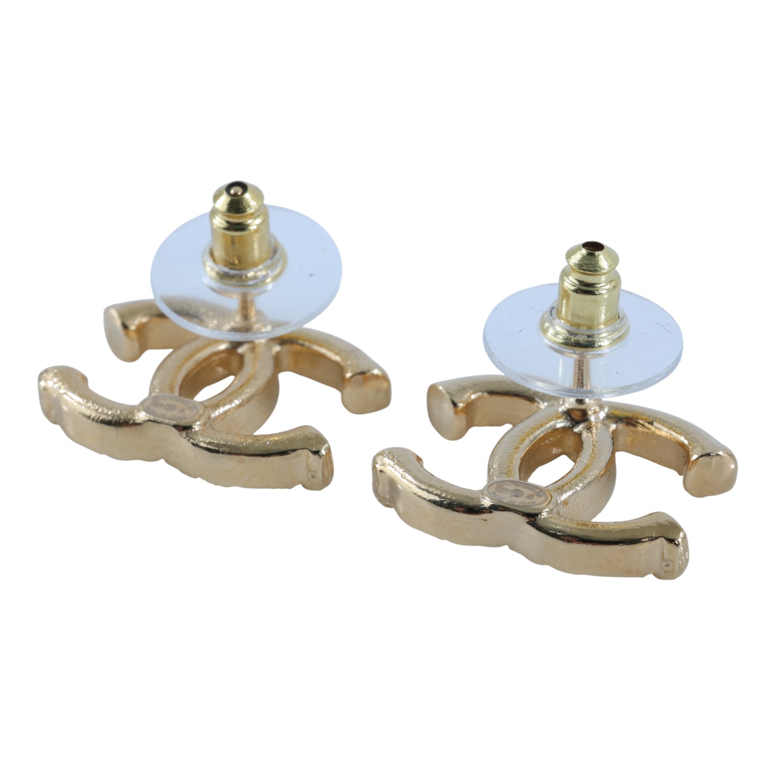 香奈兒 CHANEL CC LOGO 耳環 耳釘 5176777584381B23A 金雙C雕刻耳環 原廠盒子/內襯