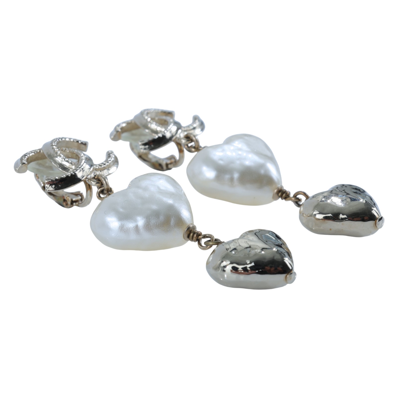 香奈兒 CHANEL CC LOGO 夾式 耳環 S22C 金色雙C愛心垂墜夾式耳環 原廠盒子/內襯