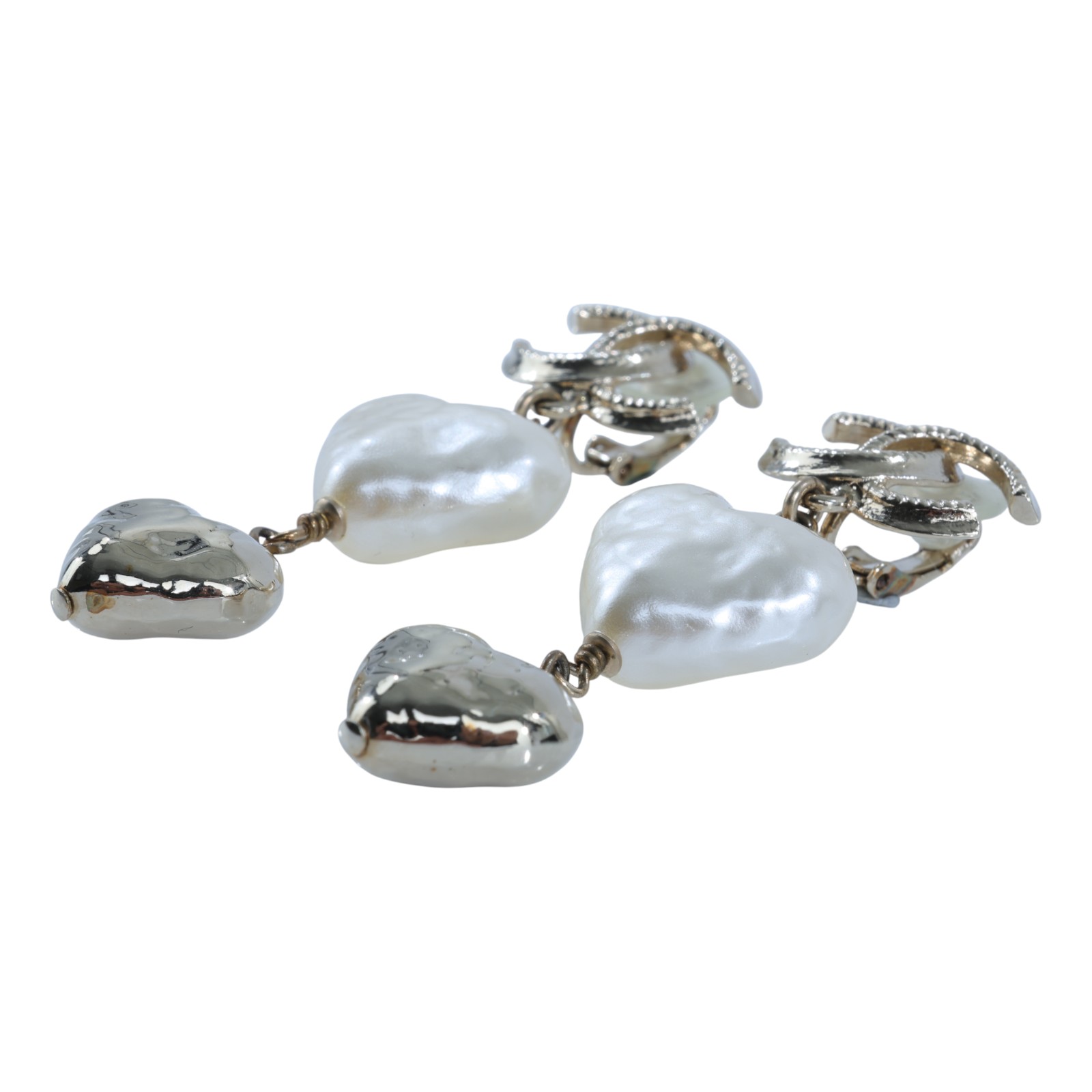 香奈兒 CHANEL CC LOGO 夾式 耳環 S22C 金色雙C愛心垂墜夾式耳環 原廠盒子/內襯