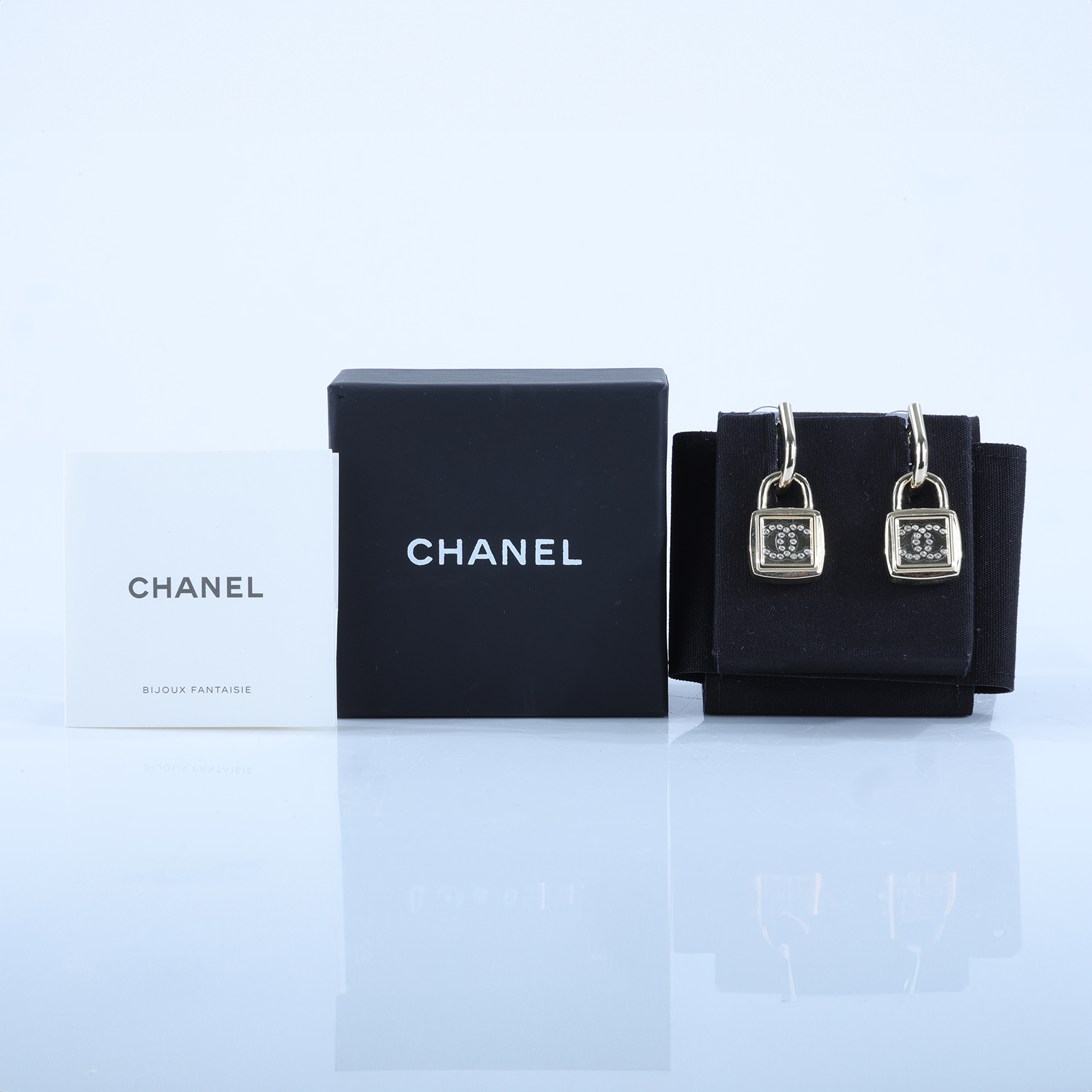 香奈兒 CHANEL CC LOGO 耳環 耳釘 A23P 金色鎖頭耳環 原廠盒子/內襯