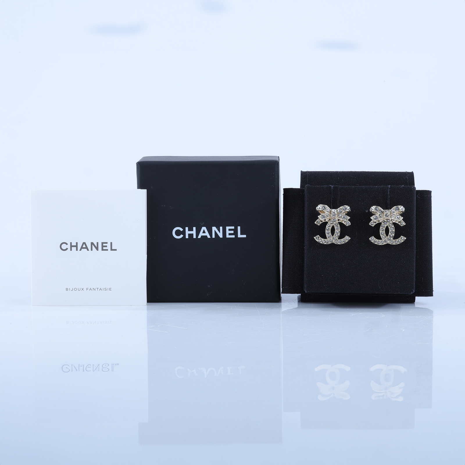 香奈兒 CHANEL CC LOGO 耳環 耳釘 ABA922 B10960B23S 金色蝴蝶結雙C耳環 原廠盒子/內襯