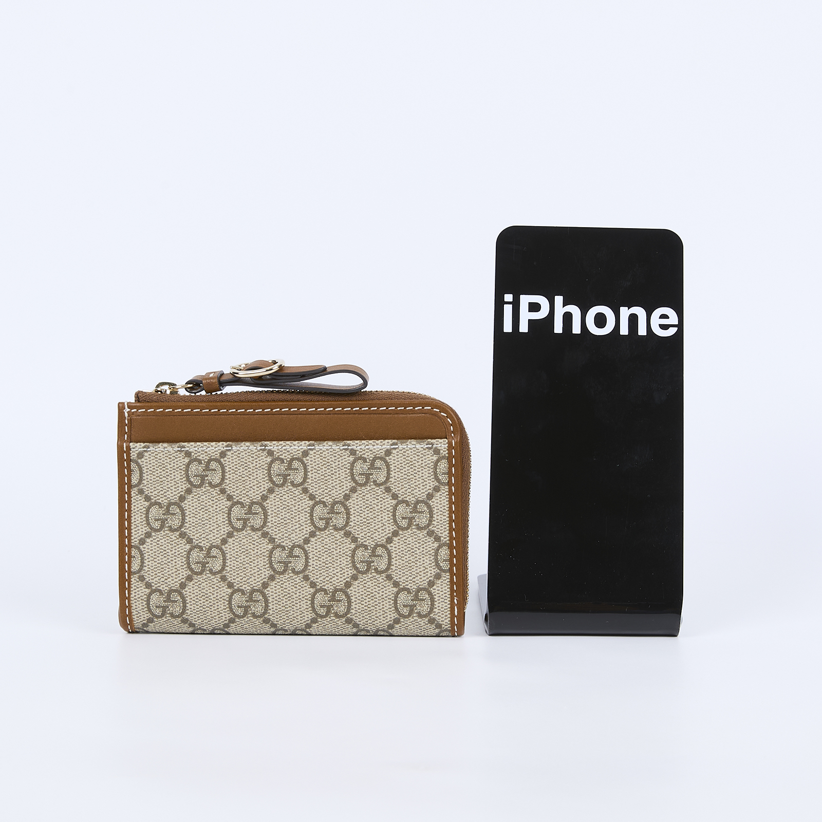 古馳 GUCCI GG Emblem 拉鍊卡包 821804 FAD6L 焦糖GG Emblem拉鍊卡夾 原廠盒子/防塵袋/購買證明