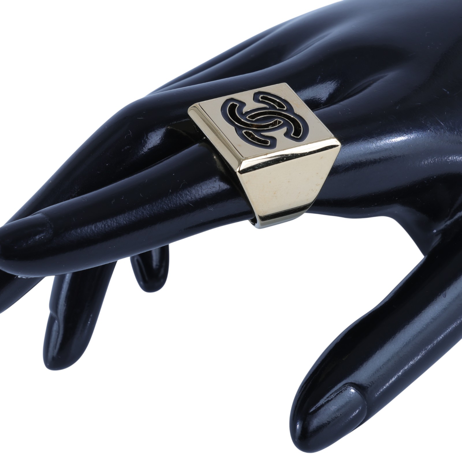 香奈兒 CHANEL CC LOGO 戒指 B24V 雙C金色大方戒 原廠盒子/防塵袋