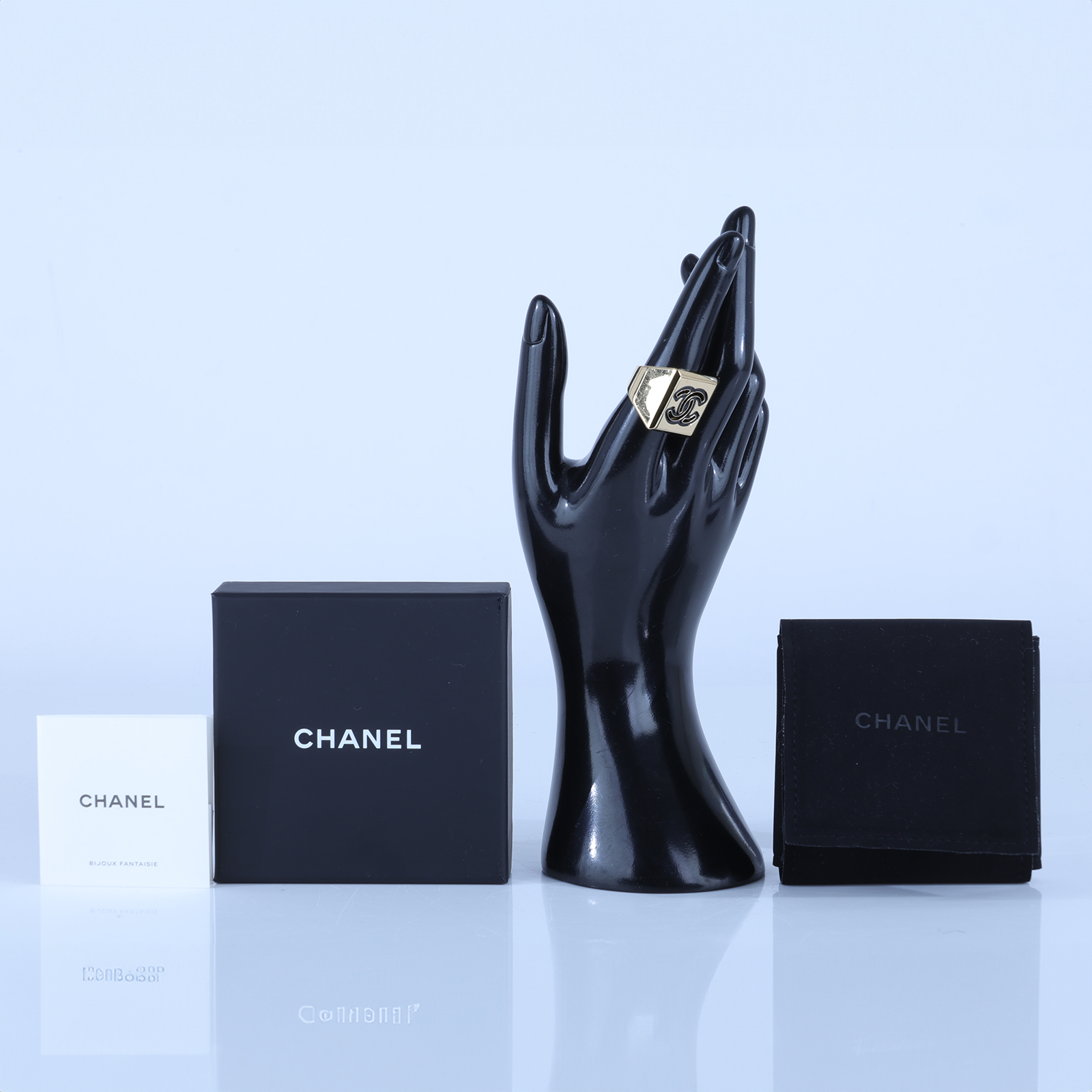 香奈兒 CHANEL CC LOGO 戒指 B24V 雙C金色大方戒 原廠盒子/防塵袋