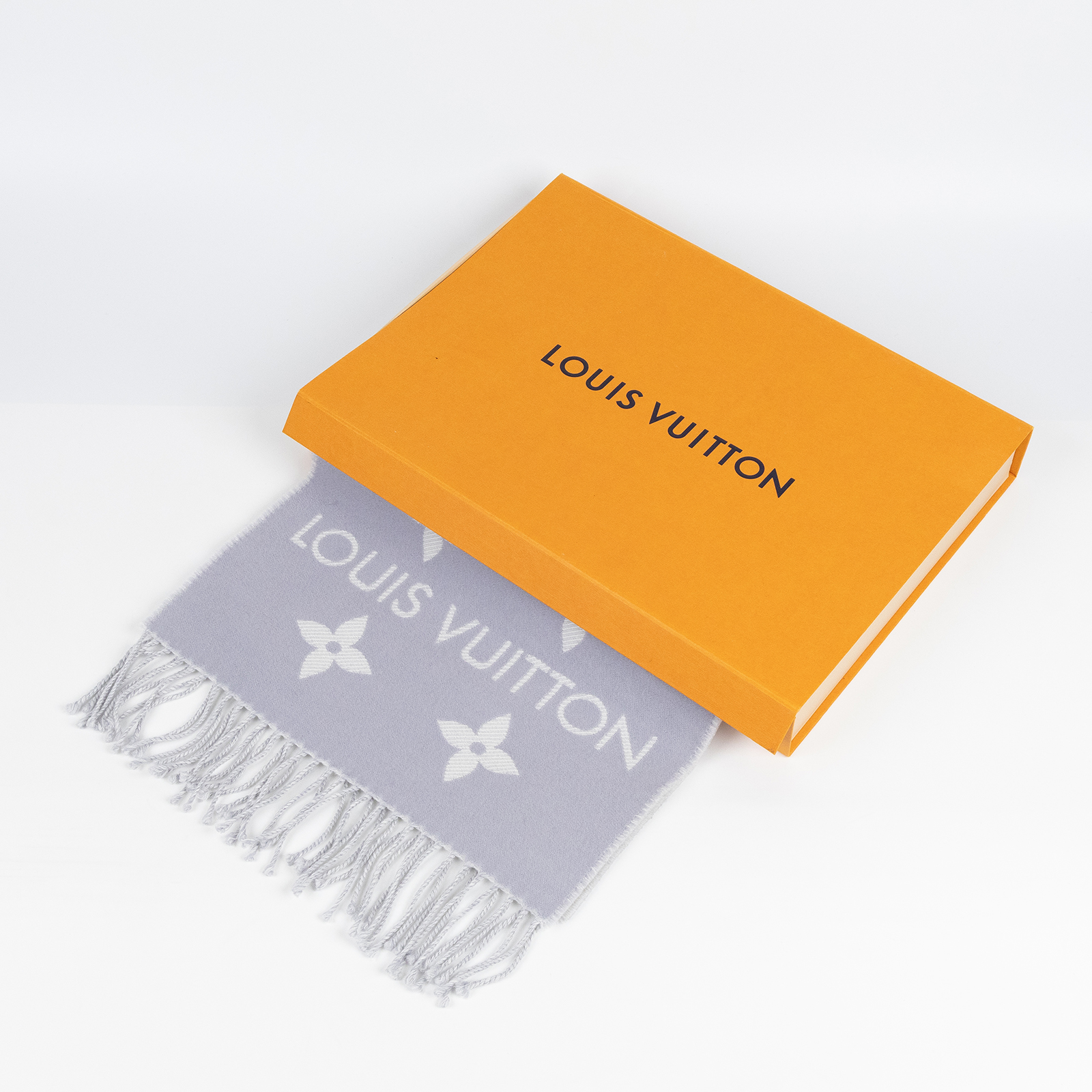 路易威登 LOUIS VUITTON LV Essential 圍巾 淺灰色 M77727 淡紫ESSENTIAL雙面圍巾 原廠盒子