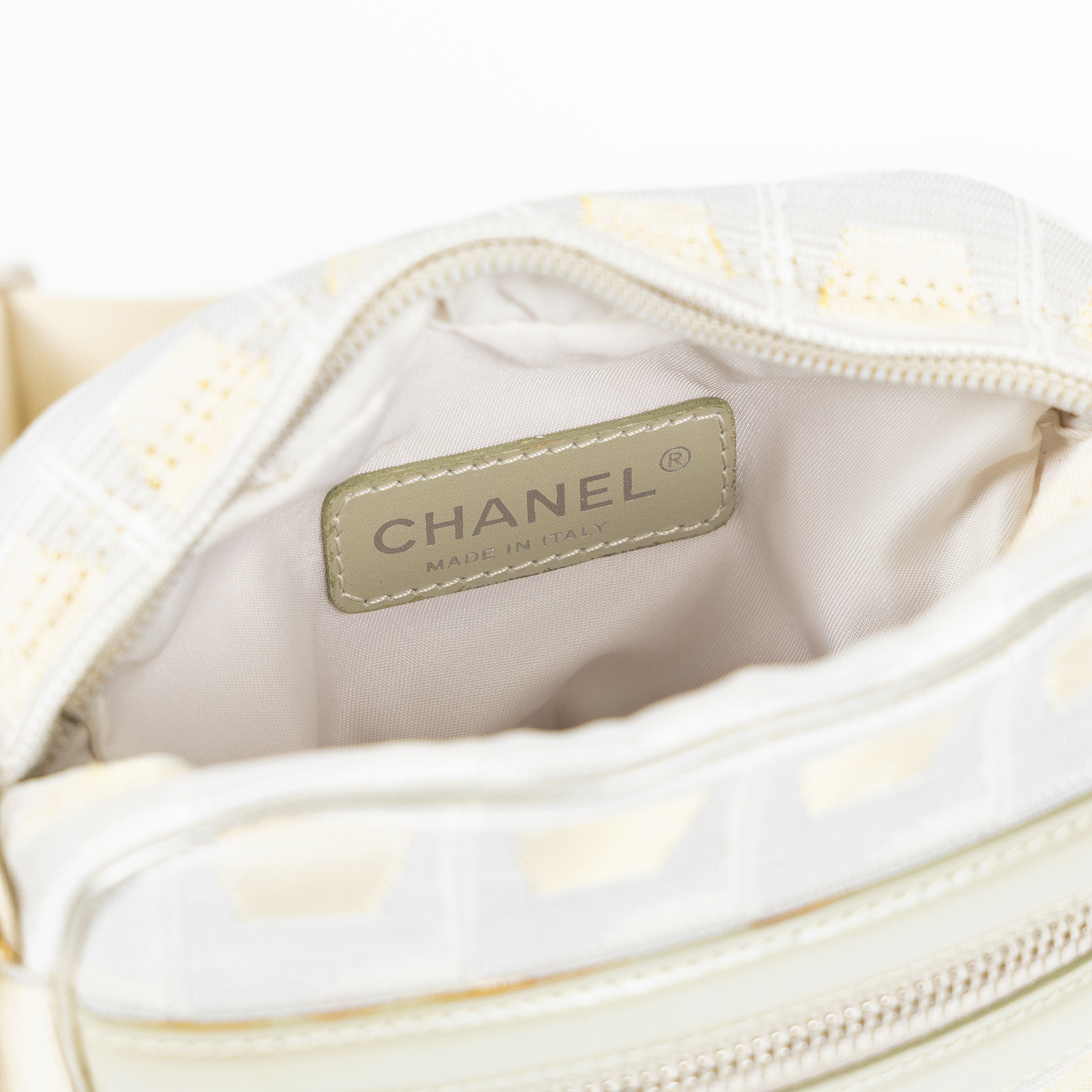 香奈兒 CHANEL CC LOGO 斜背包 肩背包 A30913 10開 白帆布肩背包 無附屬品