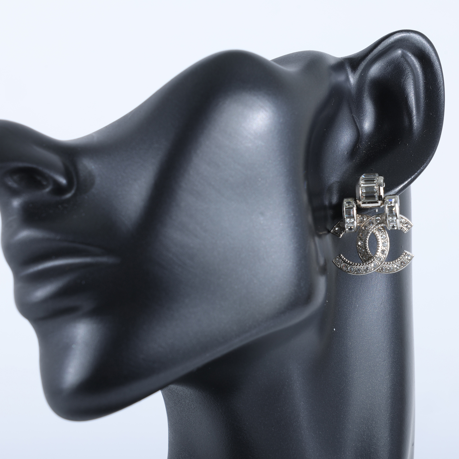 香奈兒 CHANEL CC LOGO 耳環 耳釘 A23 P 銀色水鑽雙C耳環 無附屬品