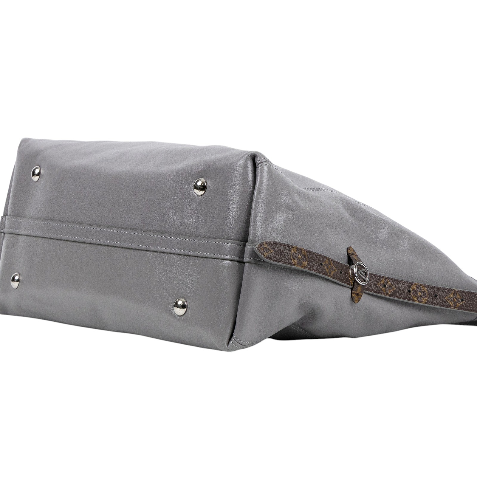 路易威登 LOUIS VUITTON CarryAll Vibe MM 手提 肩背包 2024 秋冬時裝秀 灰色 M12583 晶片款  原廠盒子/防塵袋