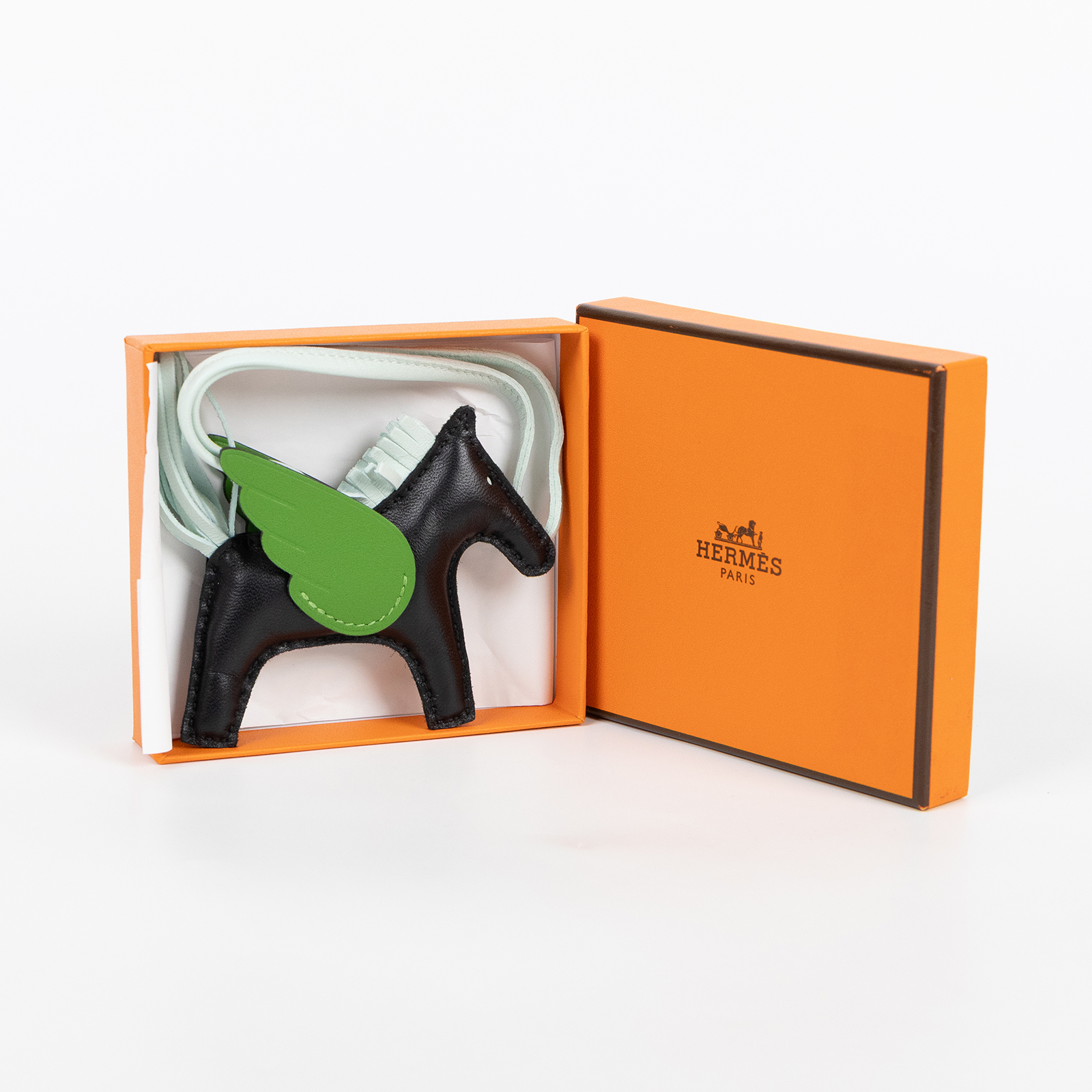 愛馬仕 Hermes Rodeo PM 飛馬 吊飾 黑色 薄荷綠 絲蘭綠色 H083010CAEM K刻 黑拼綠飛馬RODEO PM 原廠盒子