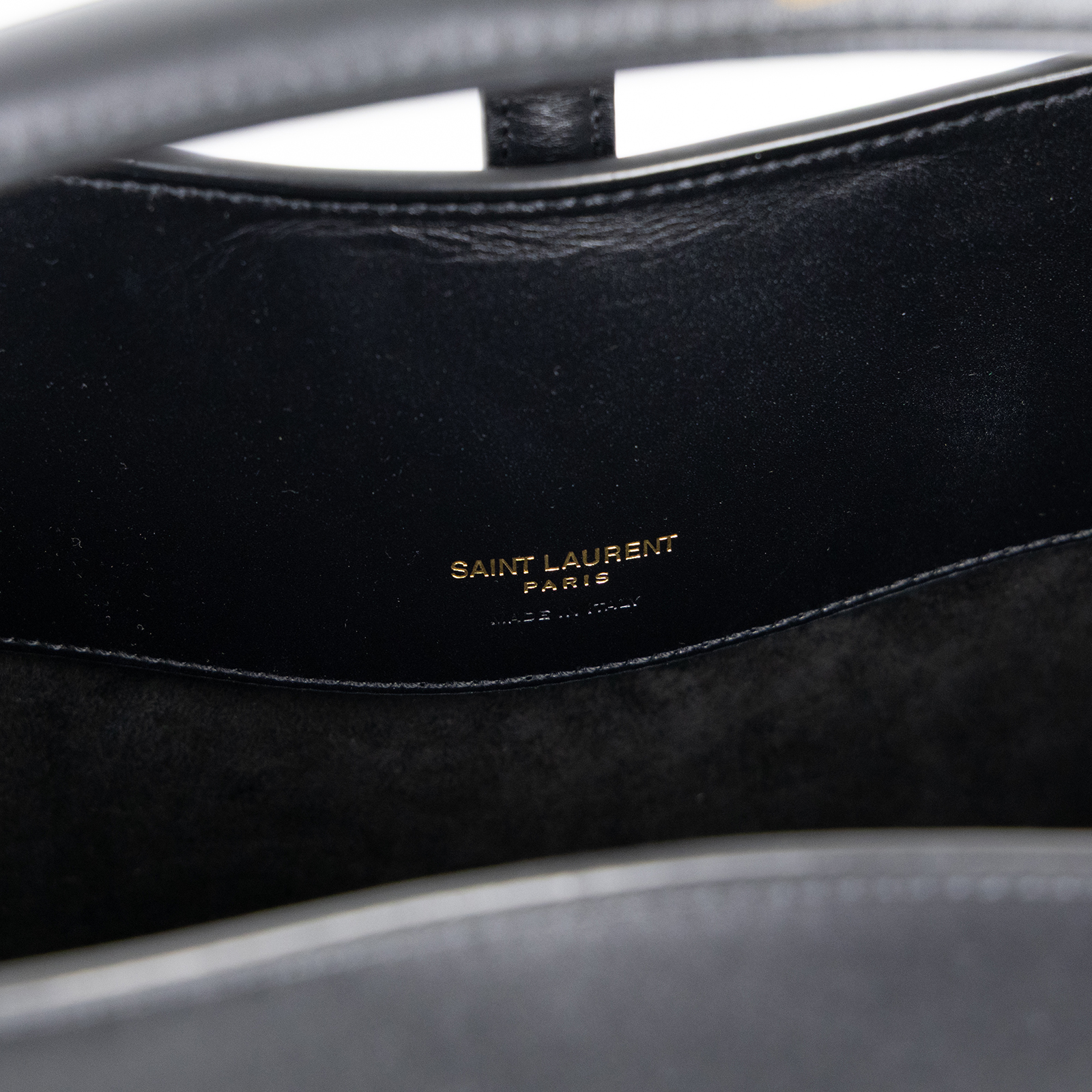 聖羅蘭 YSL SAINT LAURENT le 37 亮面皮革手袋 7428282R20W 黑金小牛皮LE 37二用水桶包 防塵袋/背帶