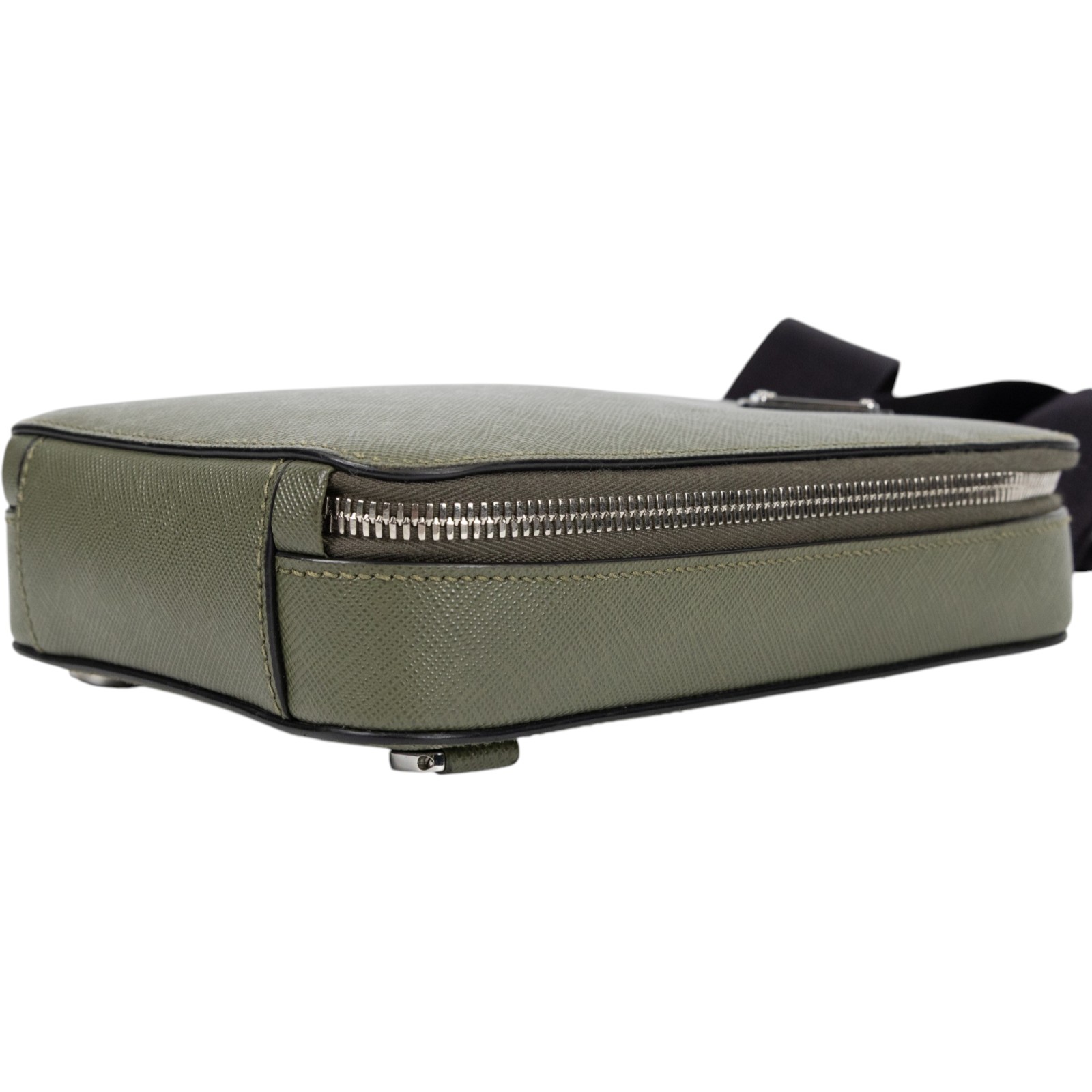 普拉達 PRADA Brique Saffiano皮革 手袋 2VZ106_9Z2 墨綠跨胸包 防塵袋