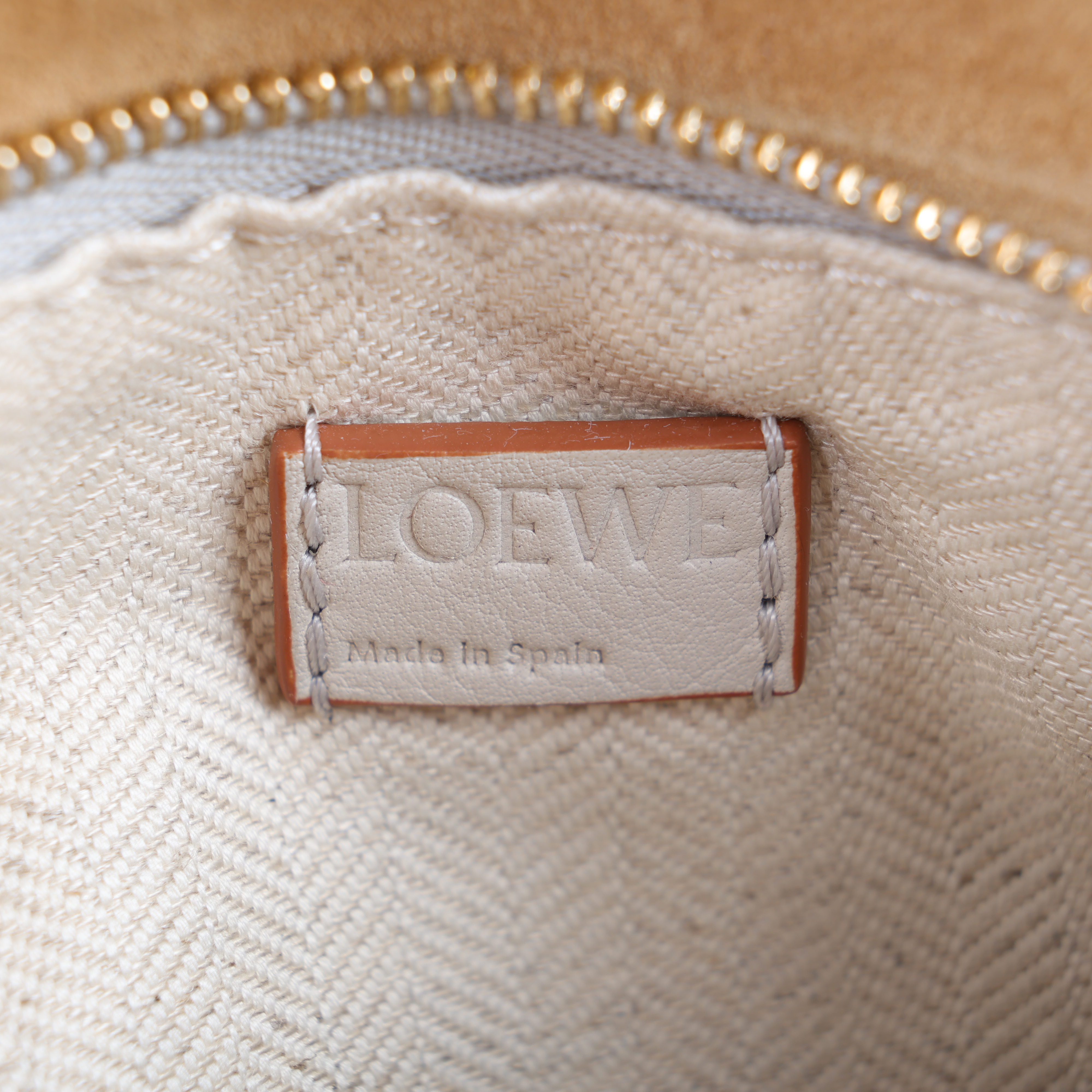 羅意威 LOEWE Puzzle Edge 包款 迷你 A510P88X05 拚色PUZZLE EDGE MINI 防塵袋