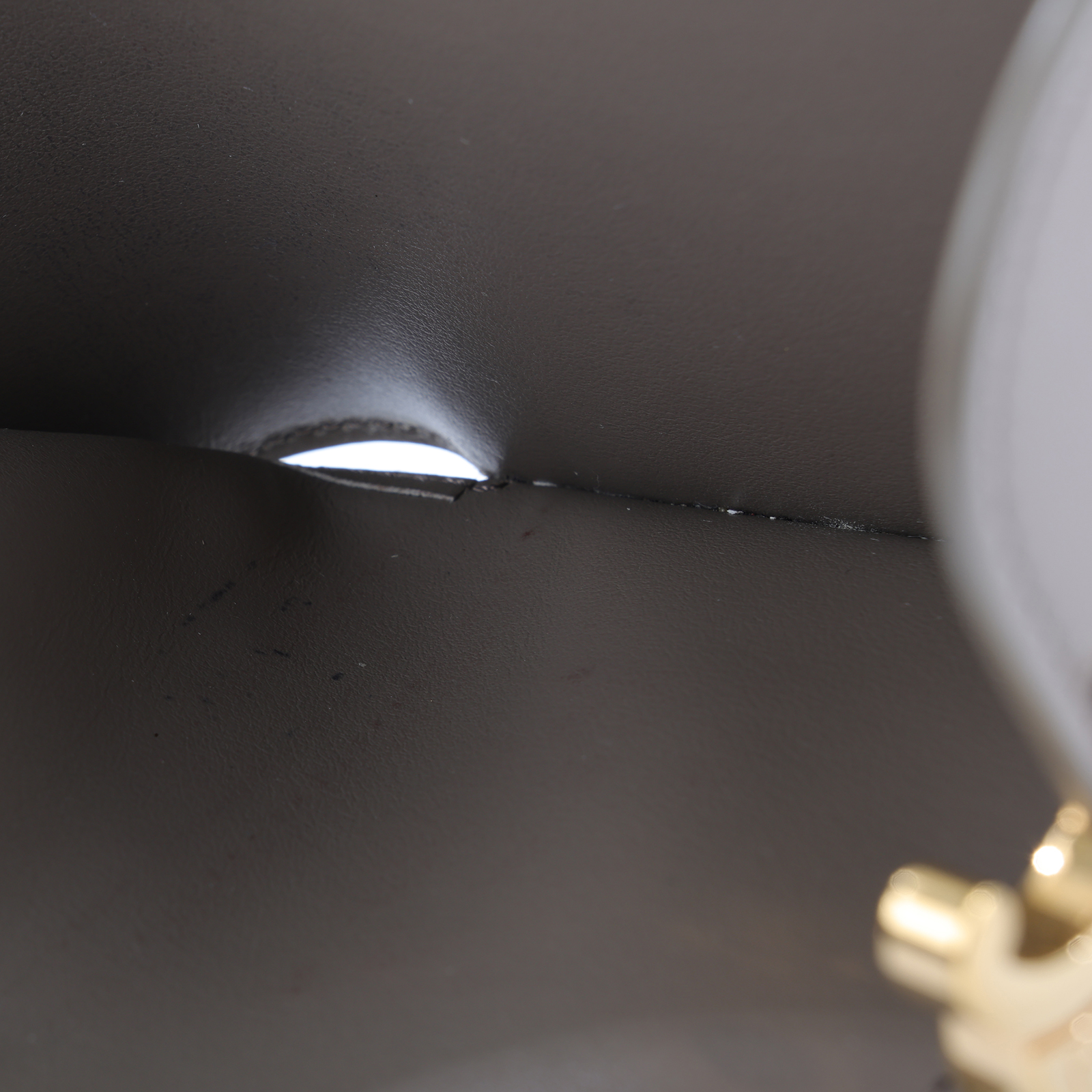 思琳 CELINE 亮面牛皮革 小型 TRIOMPHE COMPACT 銀包連零錢格 10D783DPV 凱旋三折短夾 原廠盒子/防塵袋