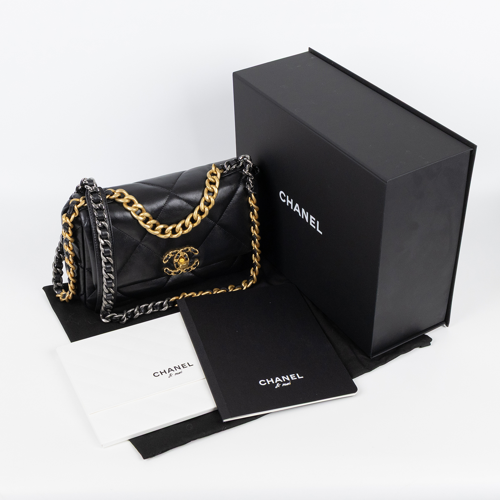 香奈兒 CHANEL 19 口蓋包 菱格紋 金銀鍊帶 手提 肩背包 AS1160 晶片款 黑金19包 26CM 原廠盒子/防塵袋