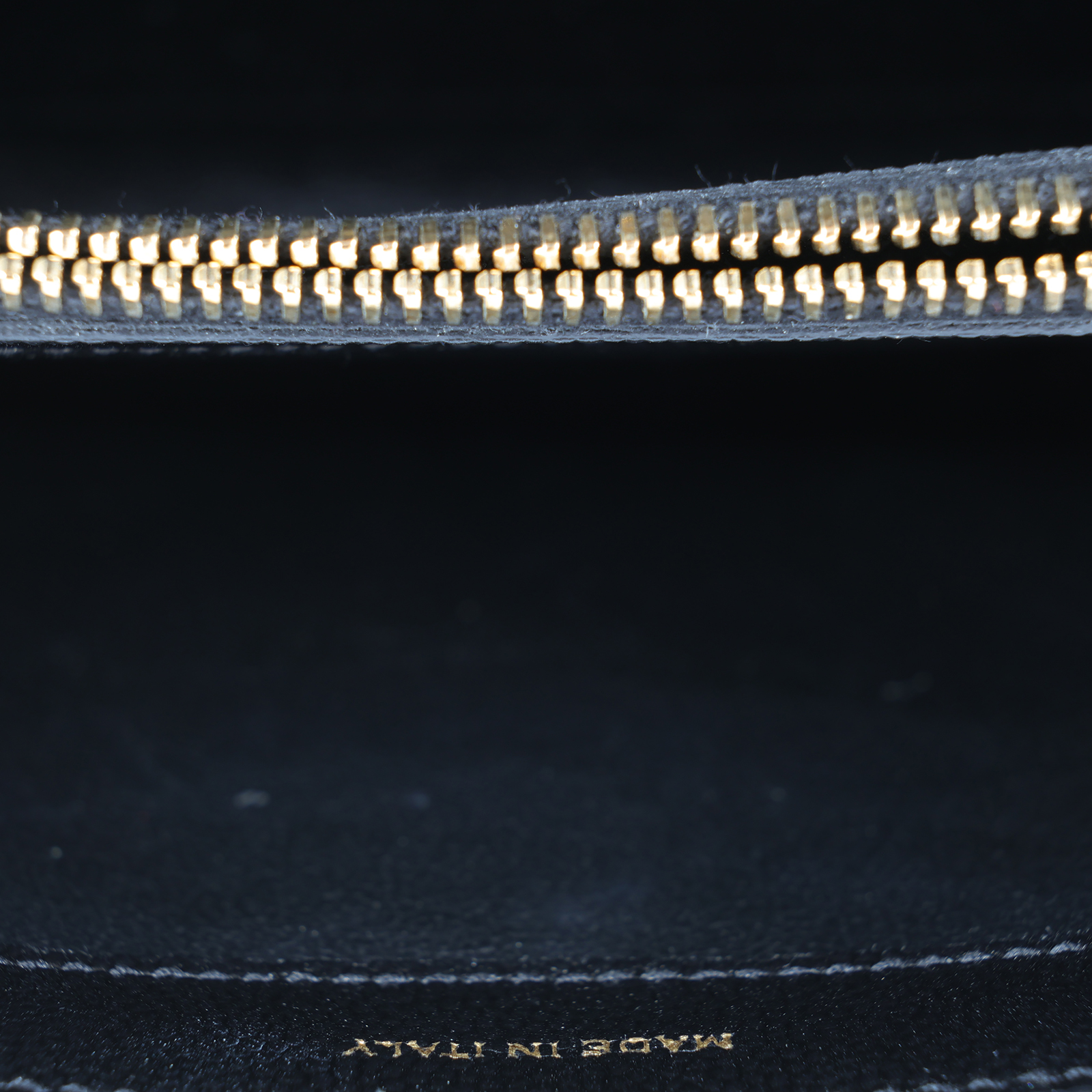 聖羅蘭 YSL SAINT LAURENT Uptown 斜背包  黑魚子醬肩背包 原廠盒子/防塵袋